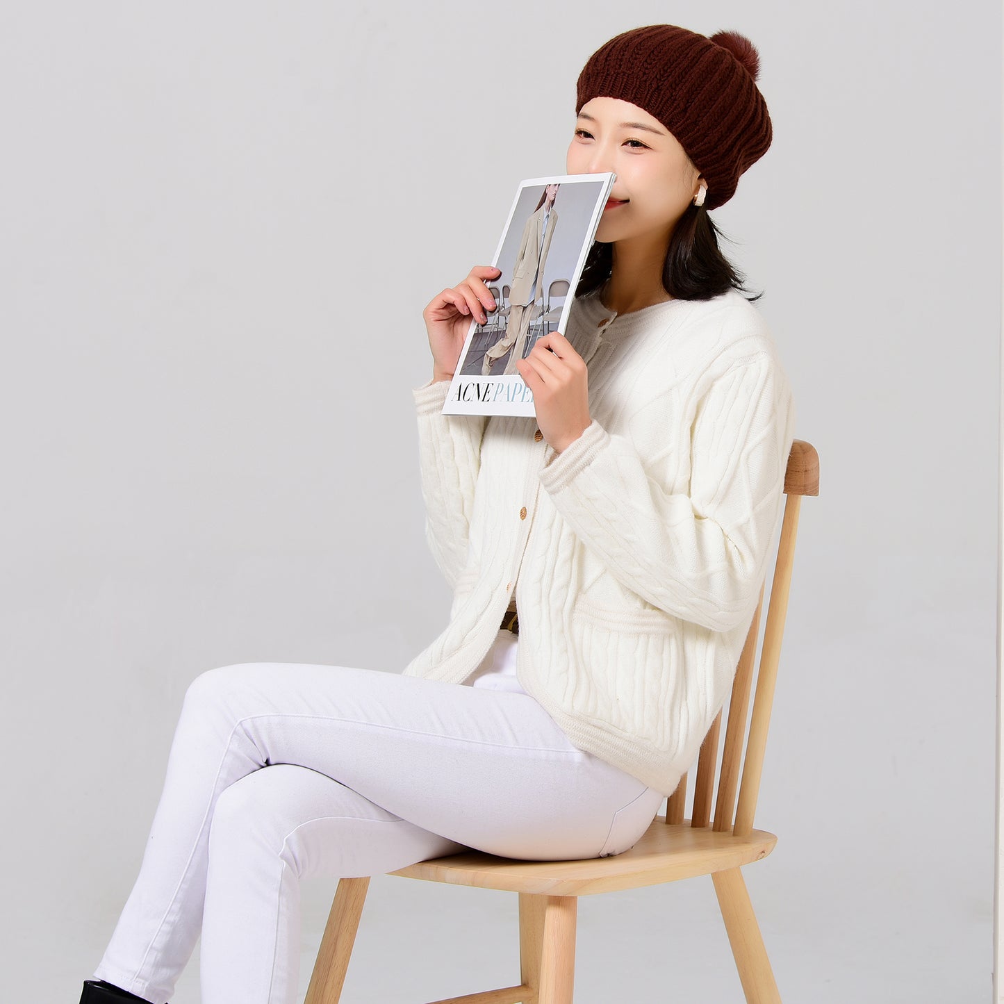 Women's cashmere hat with mink ball