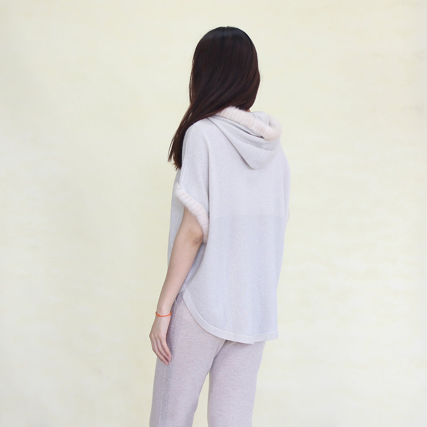 Women's cashmere pullover with mink trim