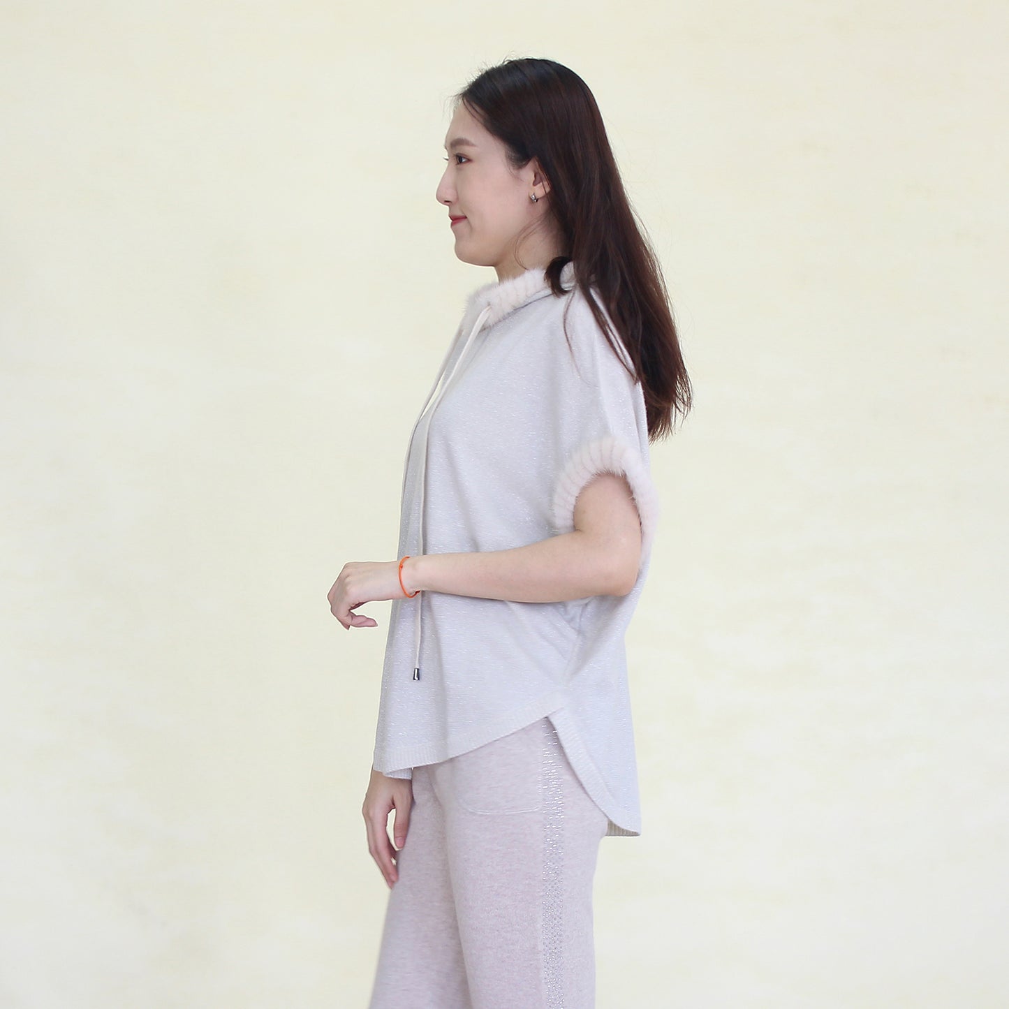 Women's cashmere pullover with mink trim