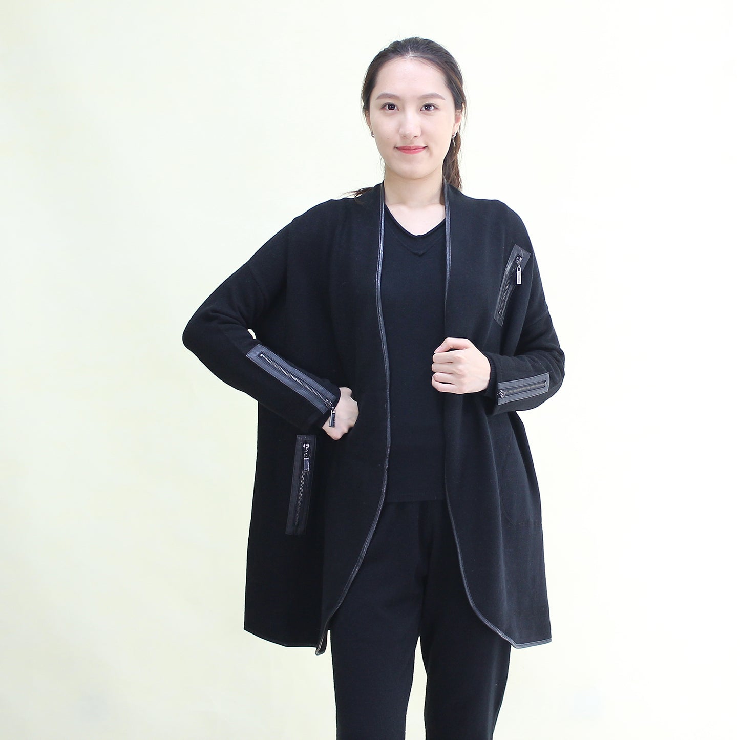 Women's cashmere coat with leather