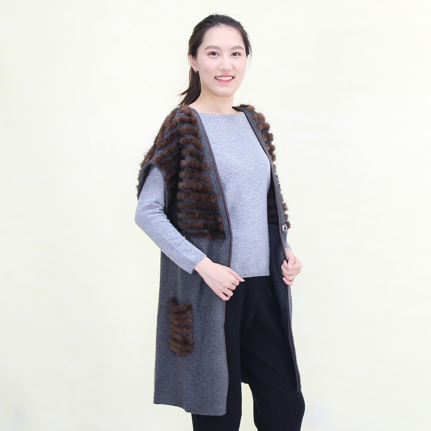 Women's cashmere with mink cardigan vest