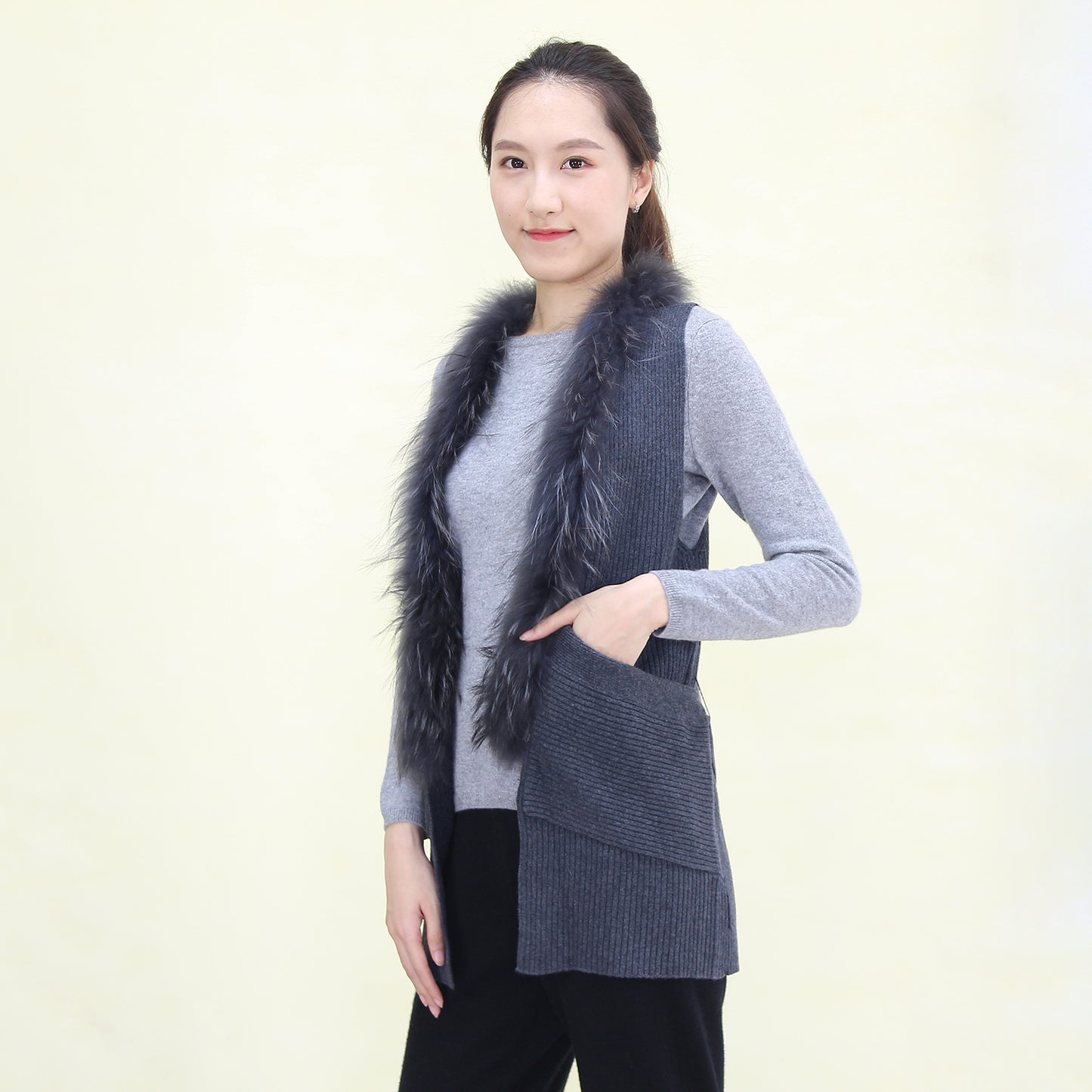 Women's cashmere with fox fur vest