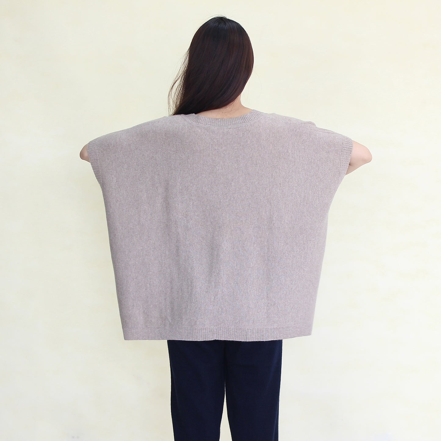 Women's cashmere pullover with mink strip