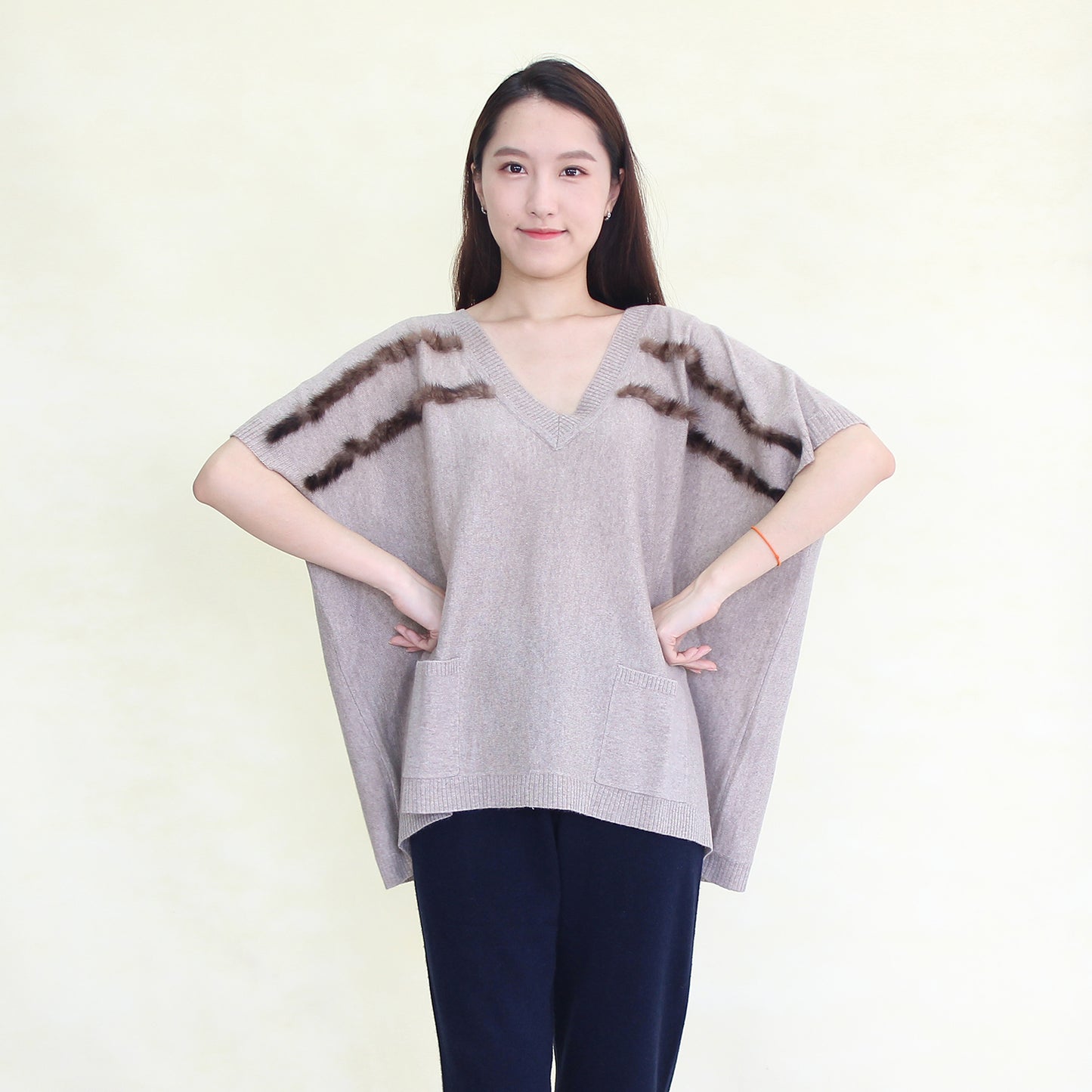 Women's cashmere pullover with mink strip