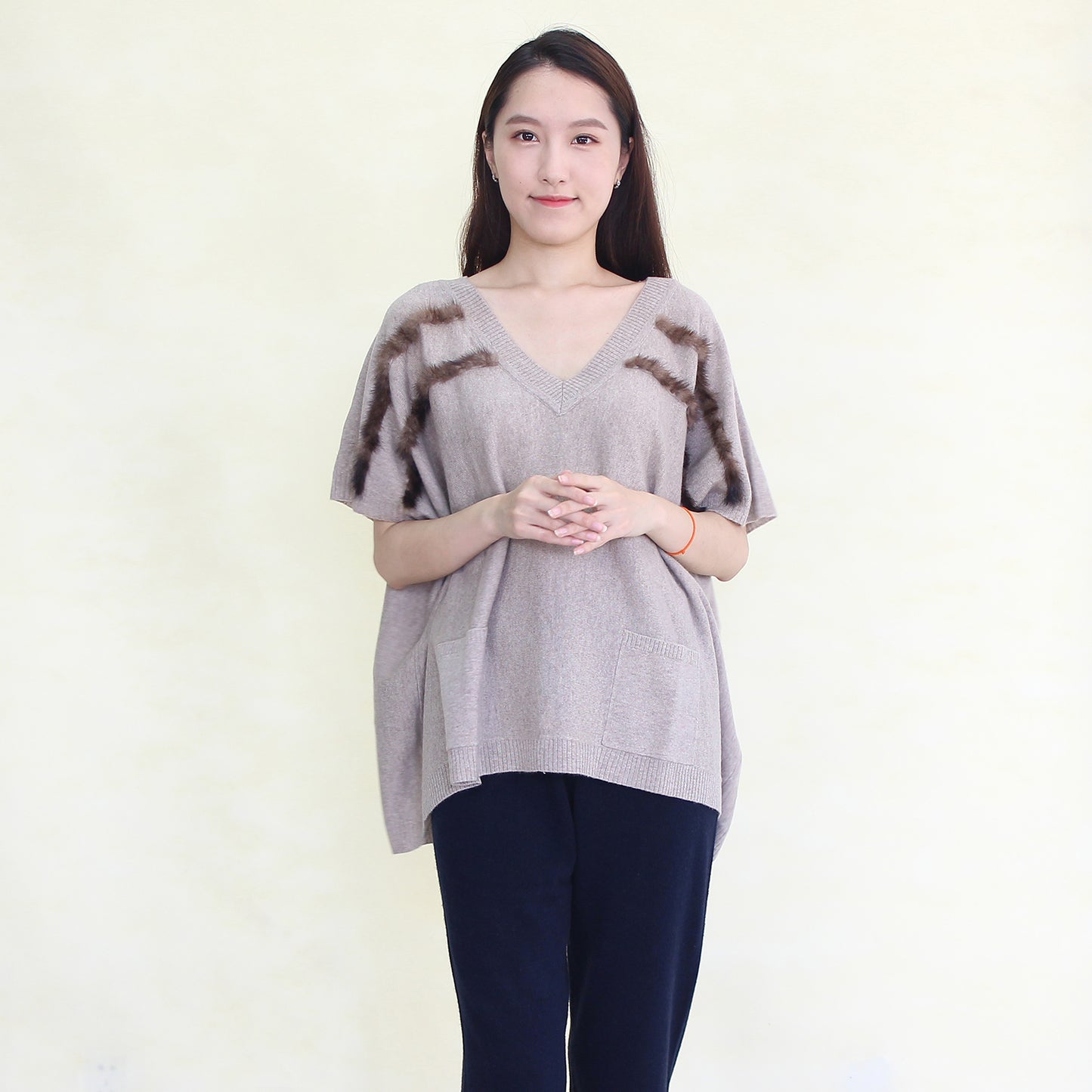 Women's cashmere pullover with mink strip
