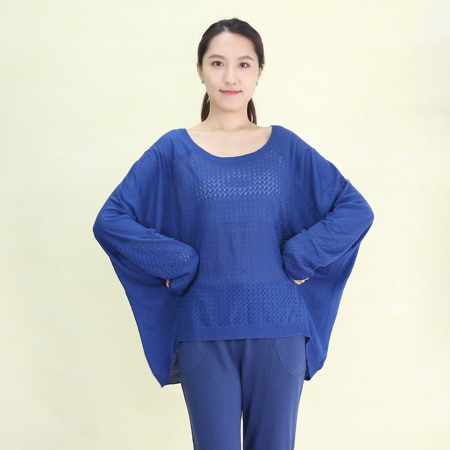 Silk and cashmere synthetic fabric pullover