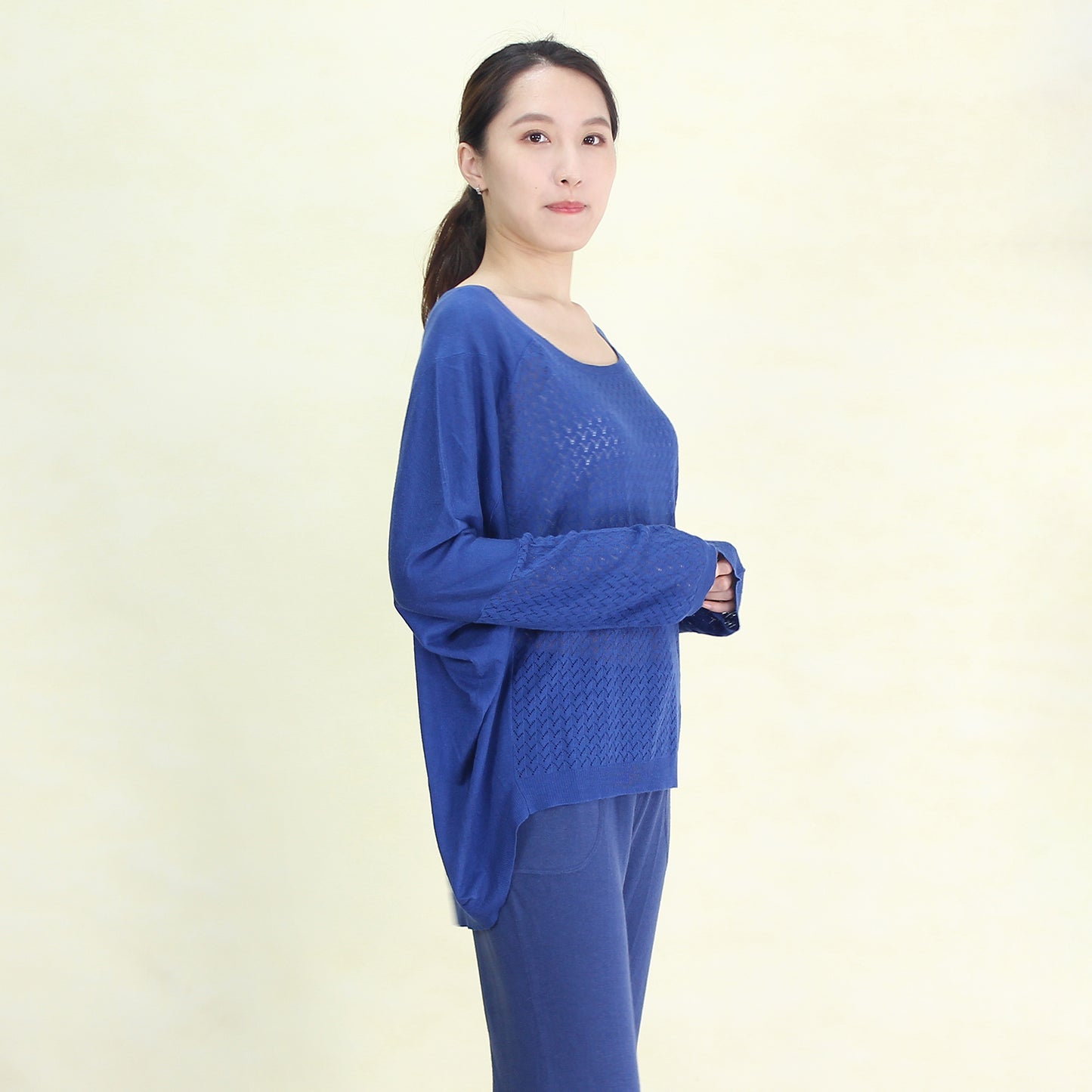 Silk and cashmere synthetic fabric pullover