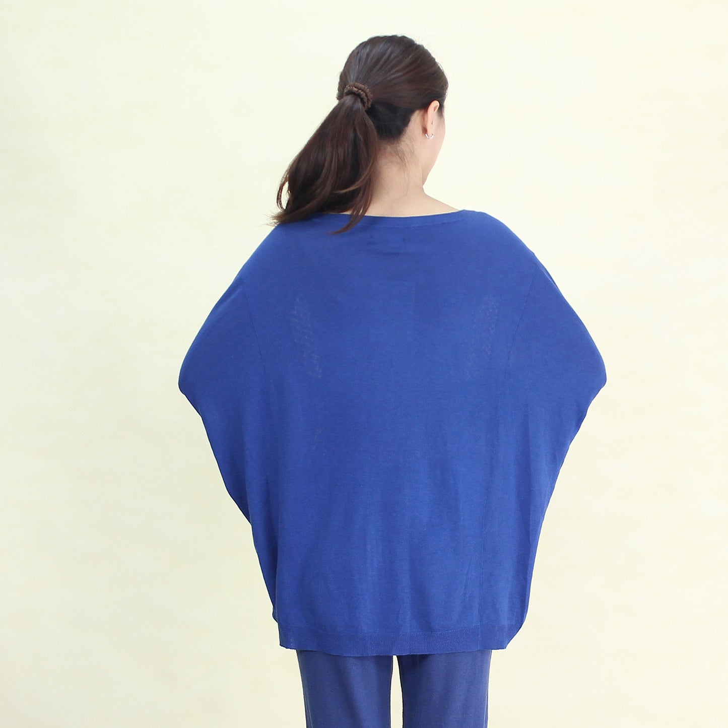 Silk and cashmere synthetic fabric pullover