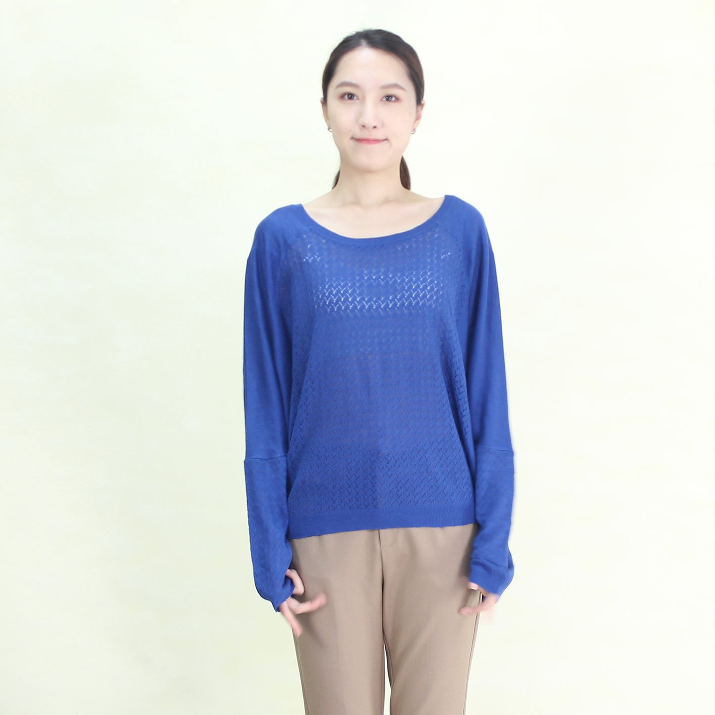 Silk and cashmere synthetic fabric pullover