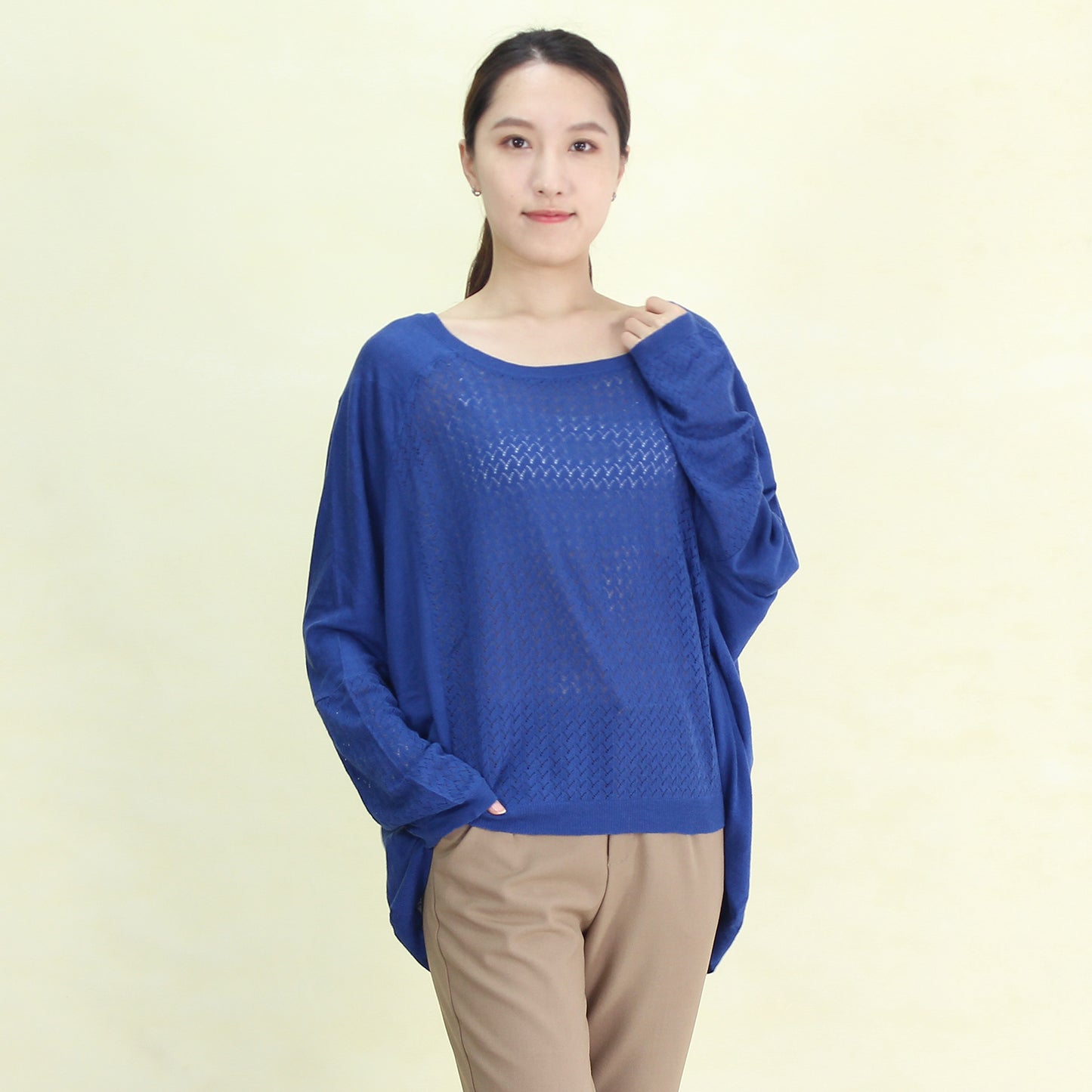Silk and cashmere synthetic fabric pullover