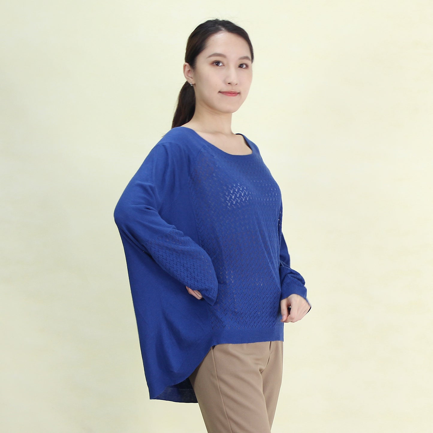Silk and cashmere synthetic fabric pullover