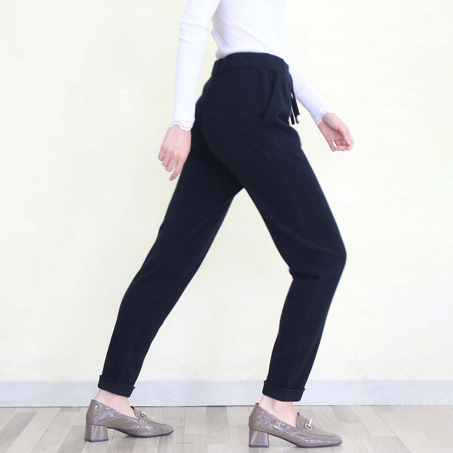 Women's cashmere pants