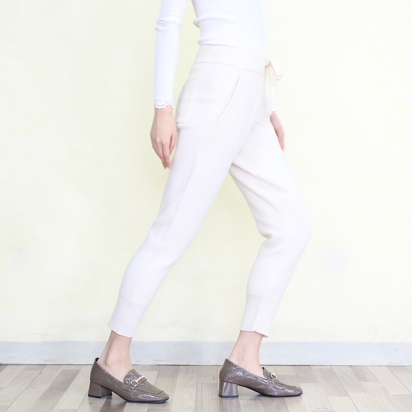 Women's cashmere pants
