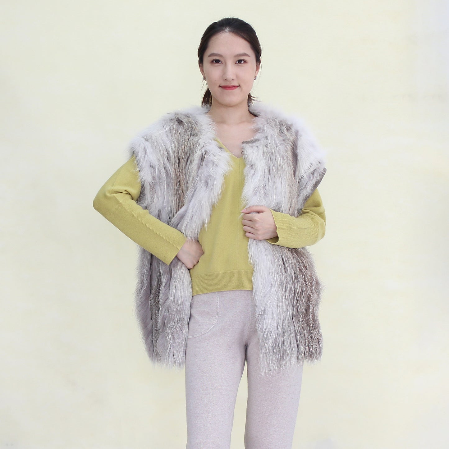 Women's fox fur vest with cashmere lining