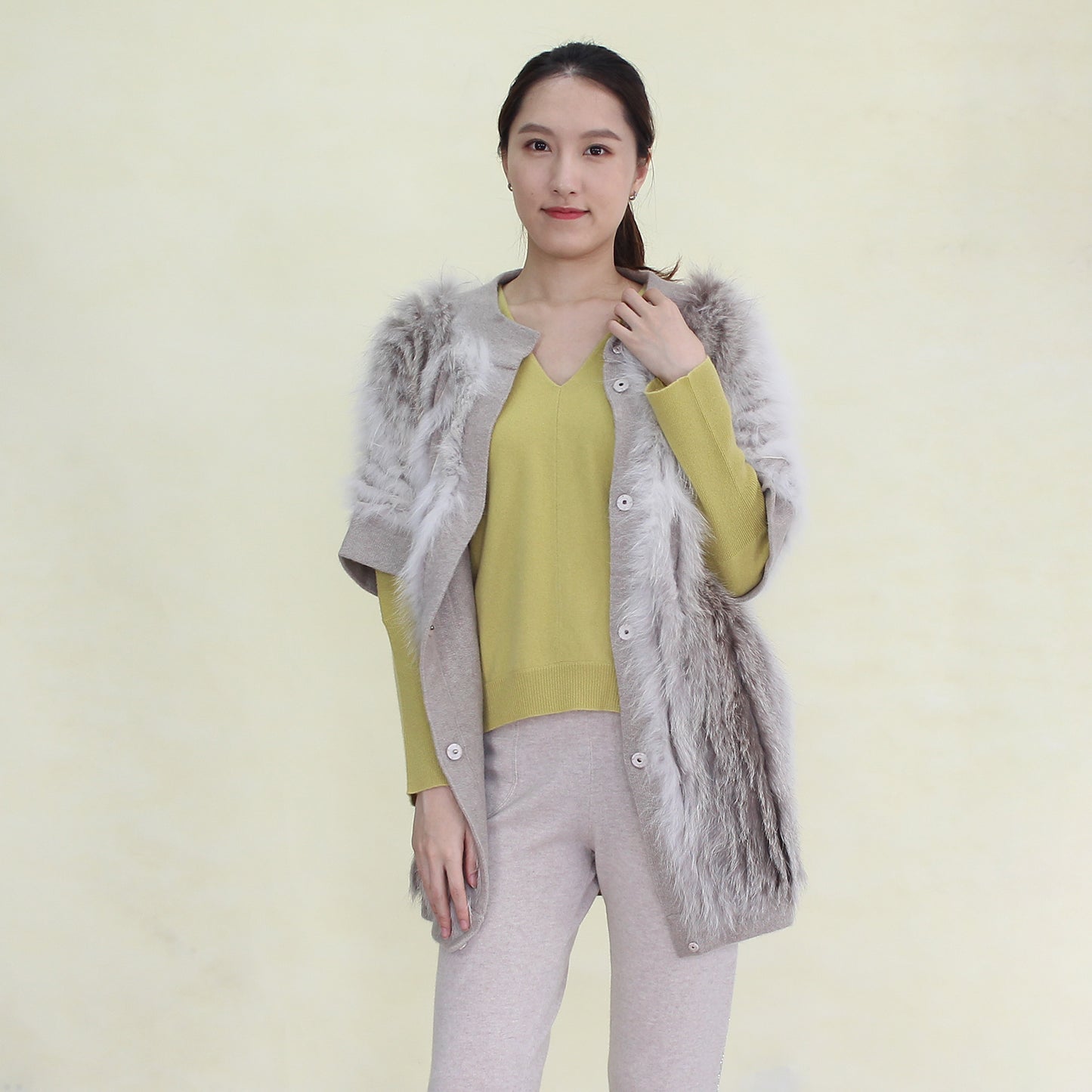 Women's cashmere cardigan with fox fur