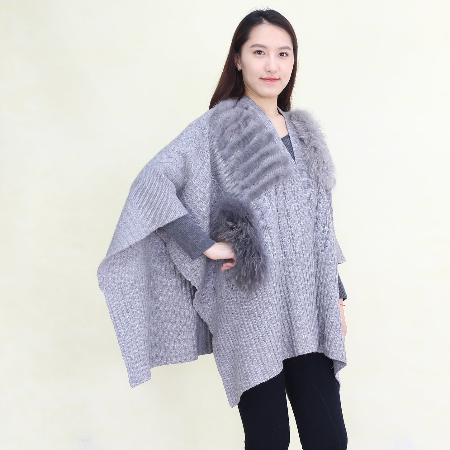 Women's cashmere shawl with mink skin and fox fur