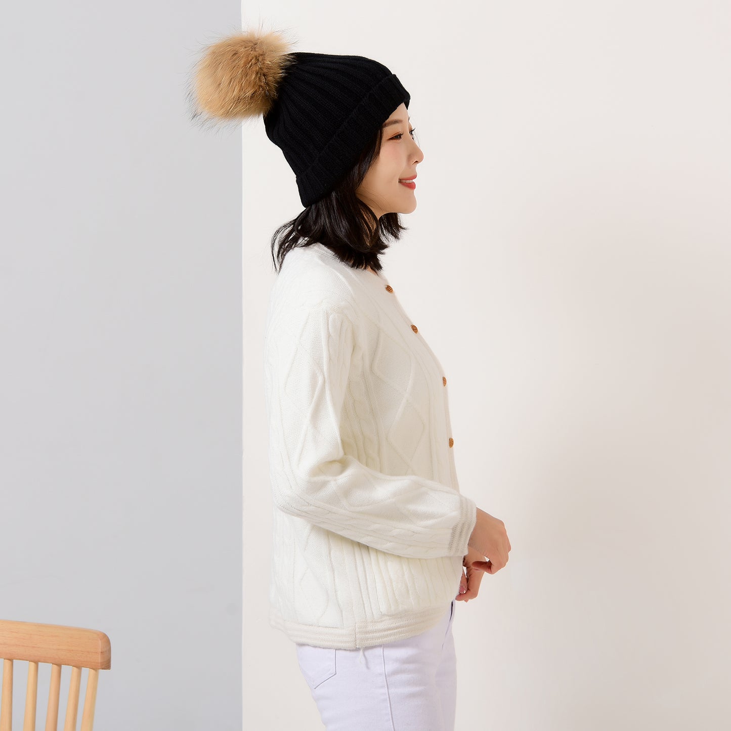 Women's cashmere hat with fox fur ball