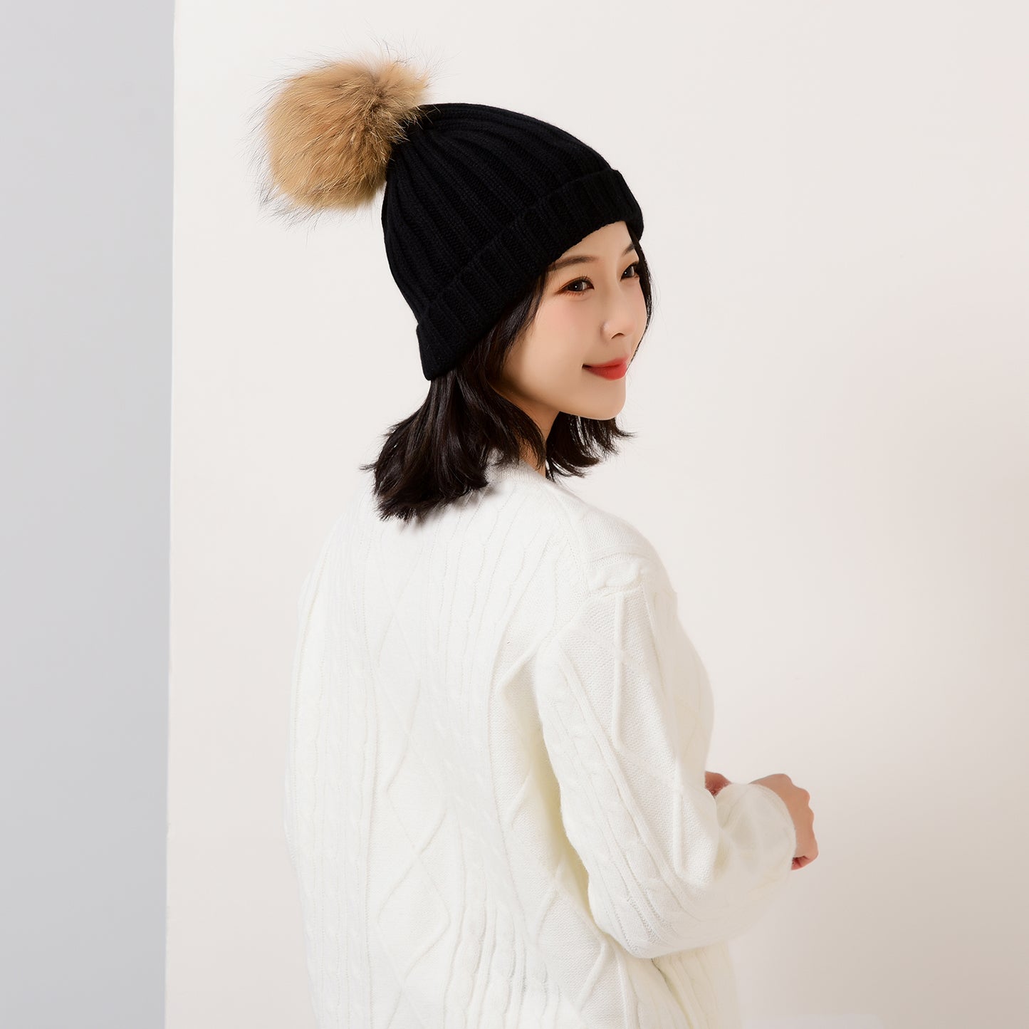 Women's cashmere hat with fox fur ball