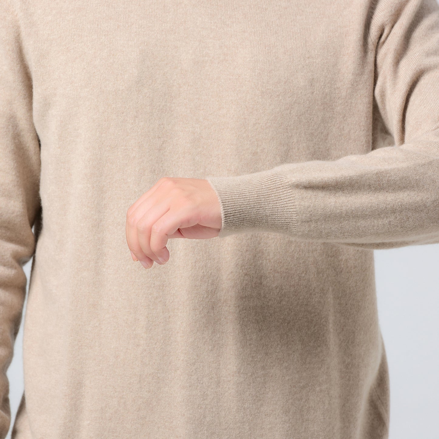Men' small v-neck cashmere sweater