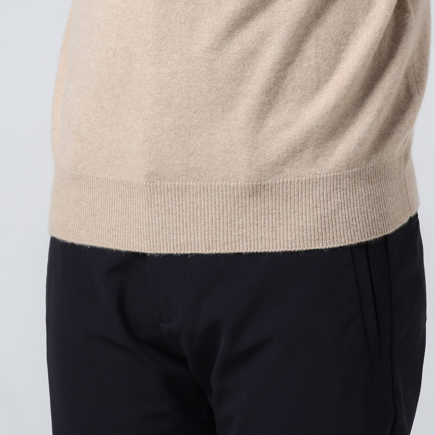 Men' small v-neck cashmere sweater