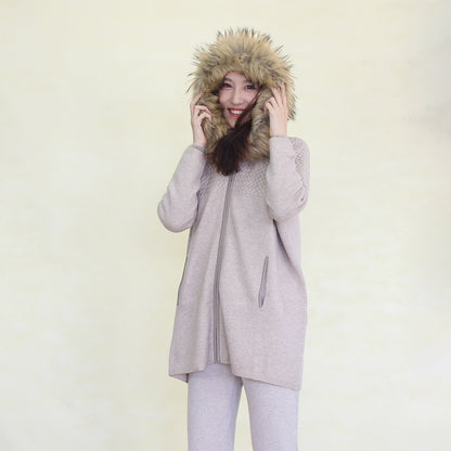 Women's cashmere coat with fox fur trim