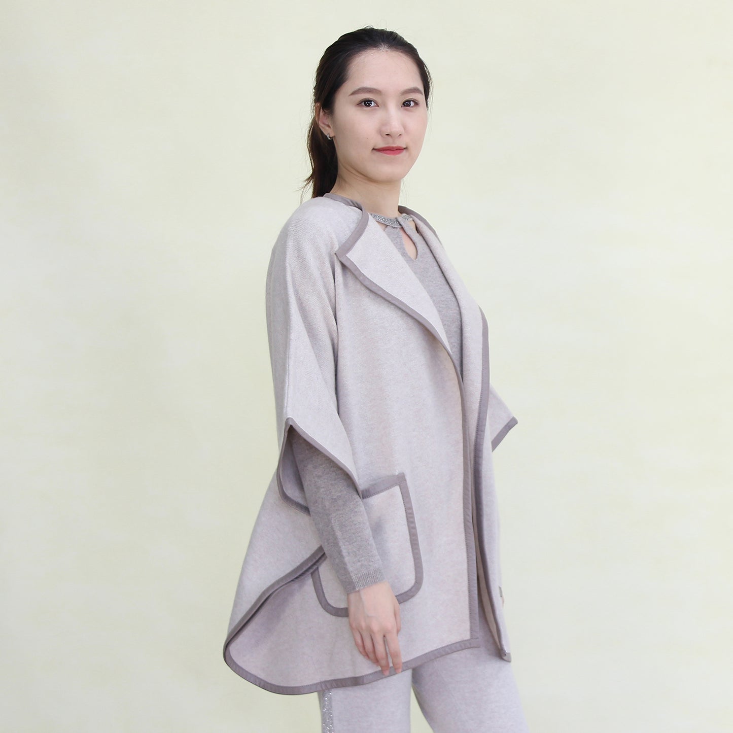 Women's cashmere coat with leather