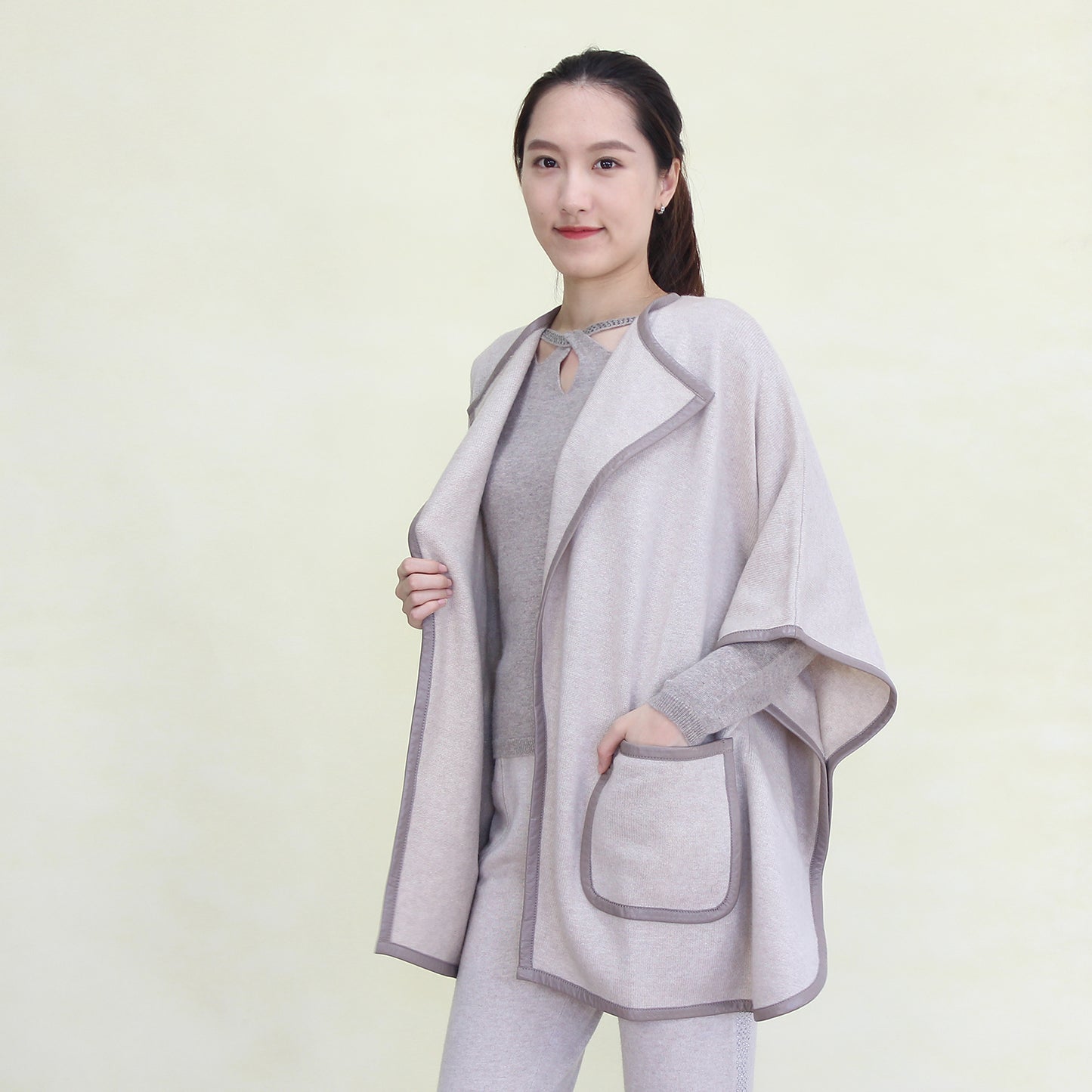 Women's cashmere coat with leather