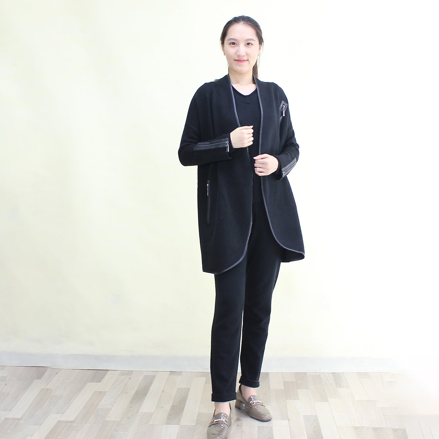 Women's cashmere coat with leather