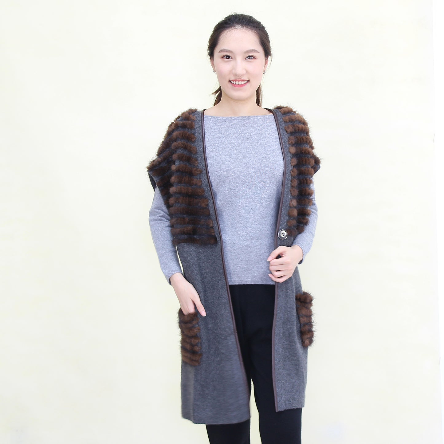 Women's cashmere with mink cardigan vest
