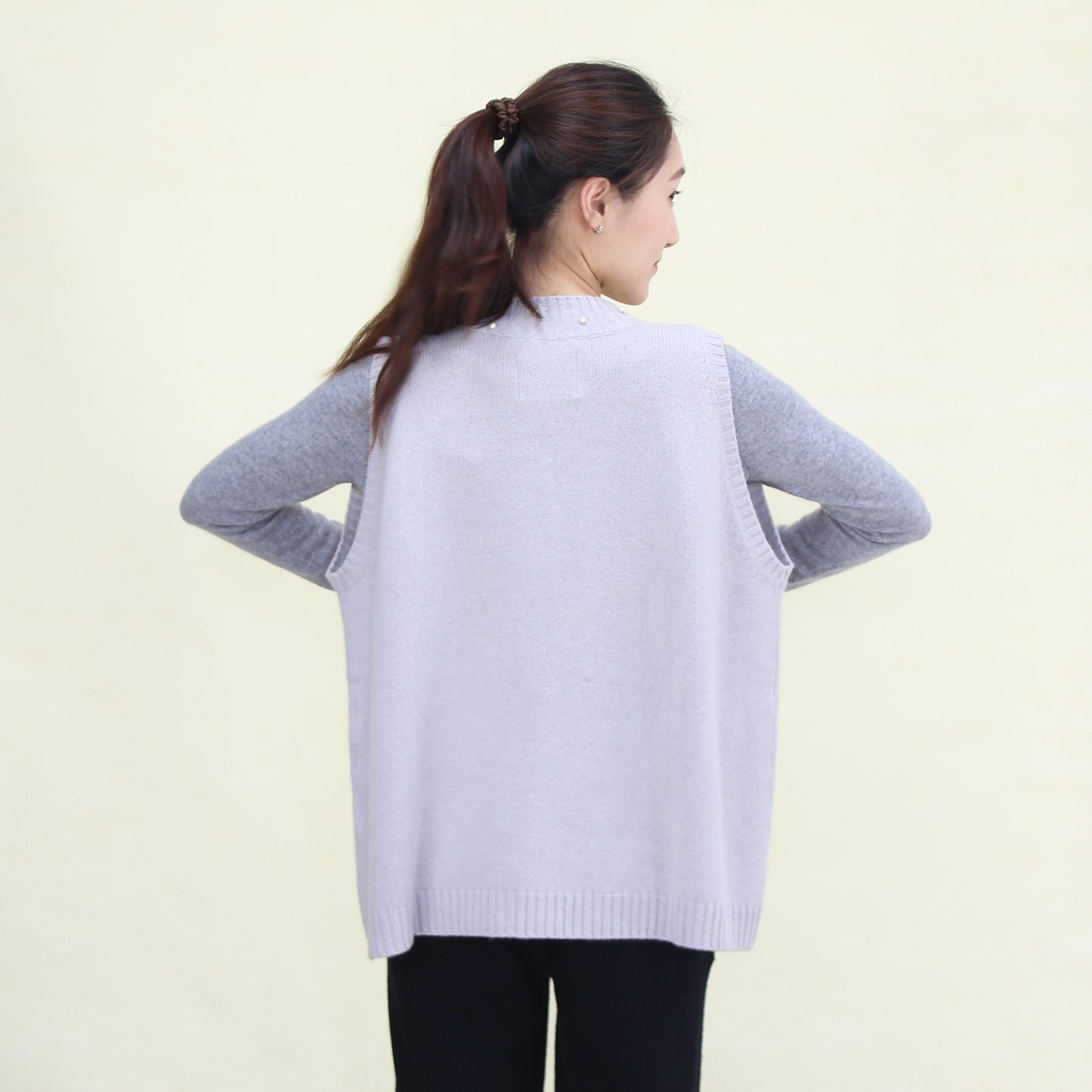 Women's cashmere cardigan vest
