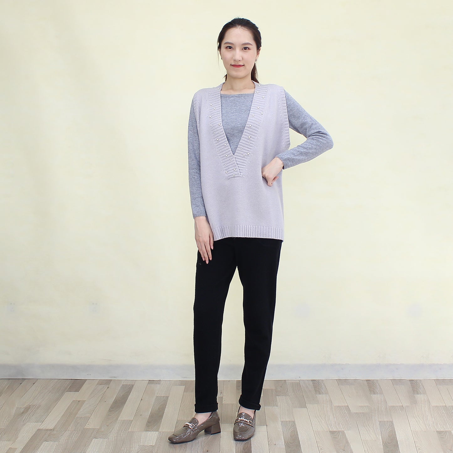 Women's cashmere cardigan vest