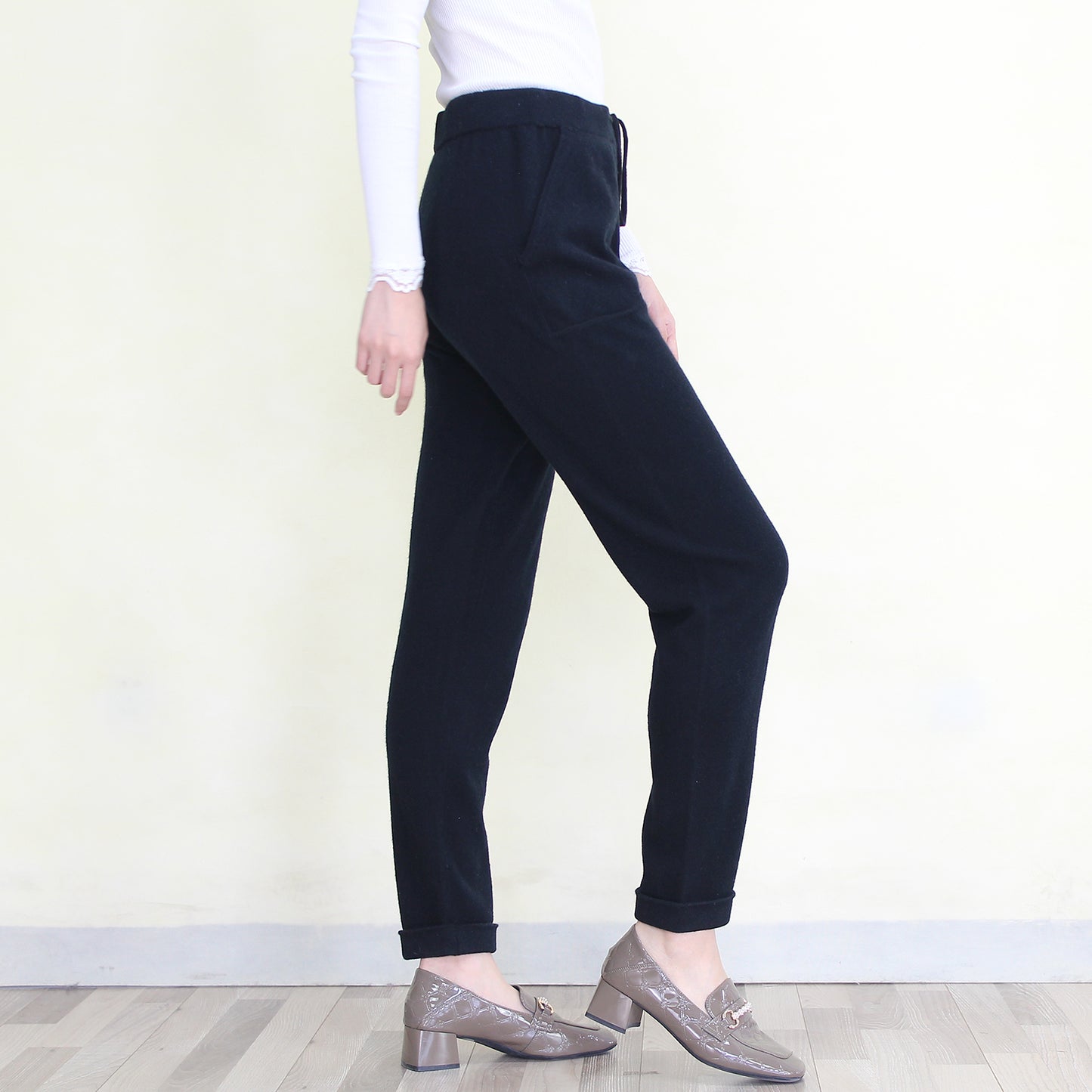 Women's cashmere pants