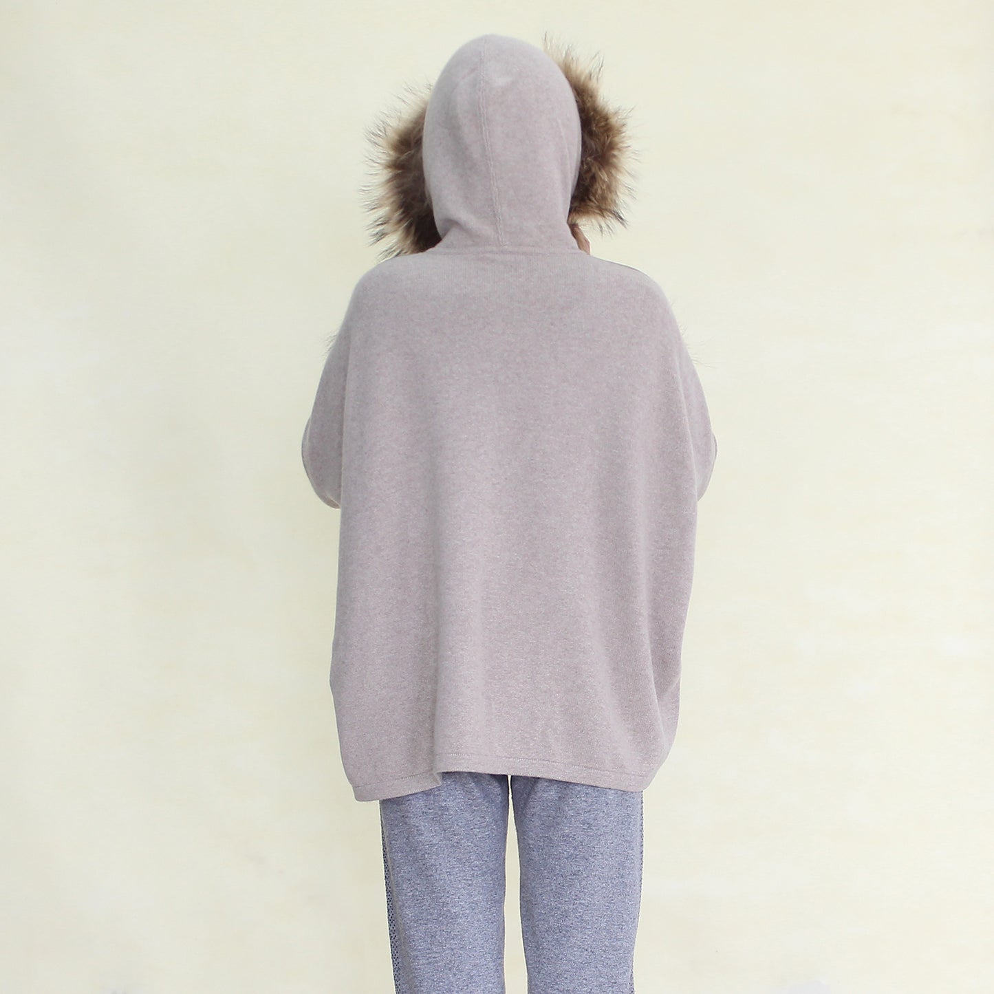 Women's cashmere coat with fox collar