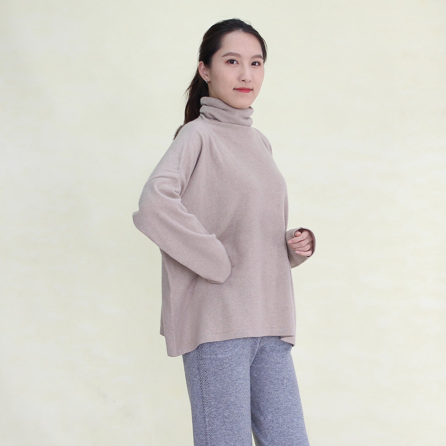 Women's cashmere pullover with mink