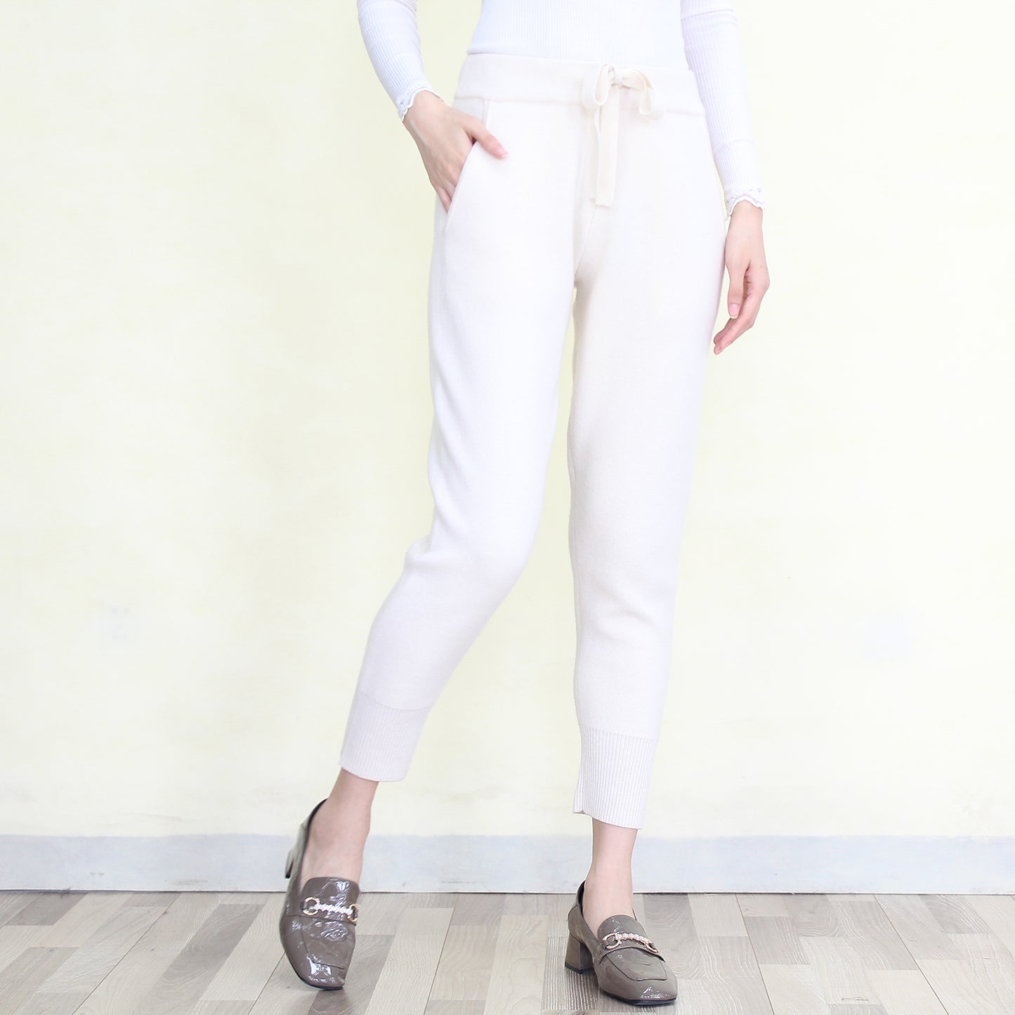 Women's cashmere pants