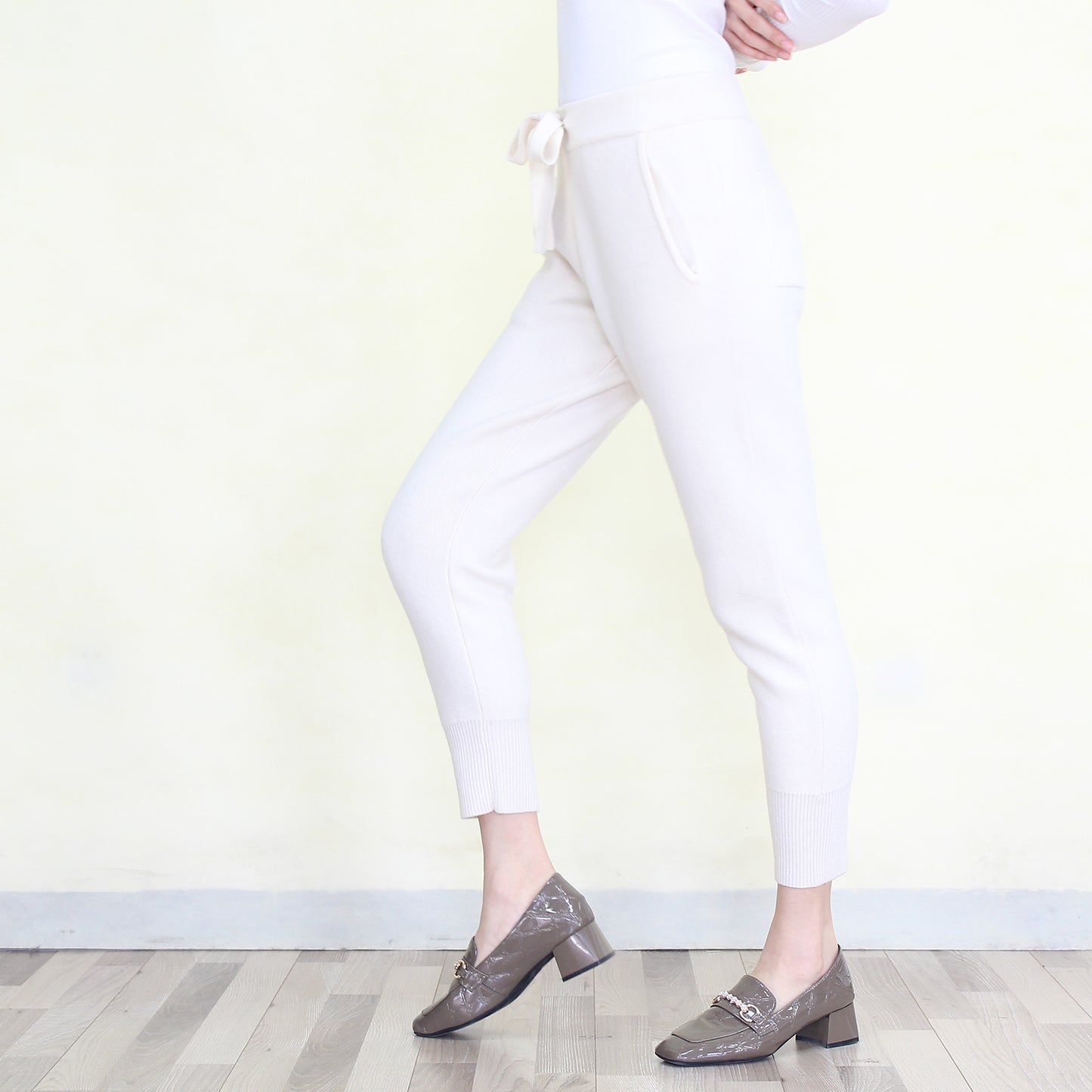Women's cashmere pants