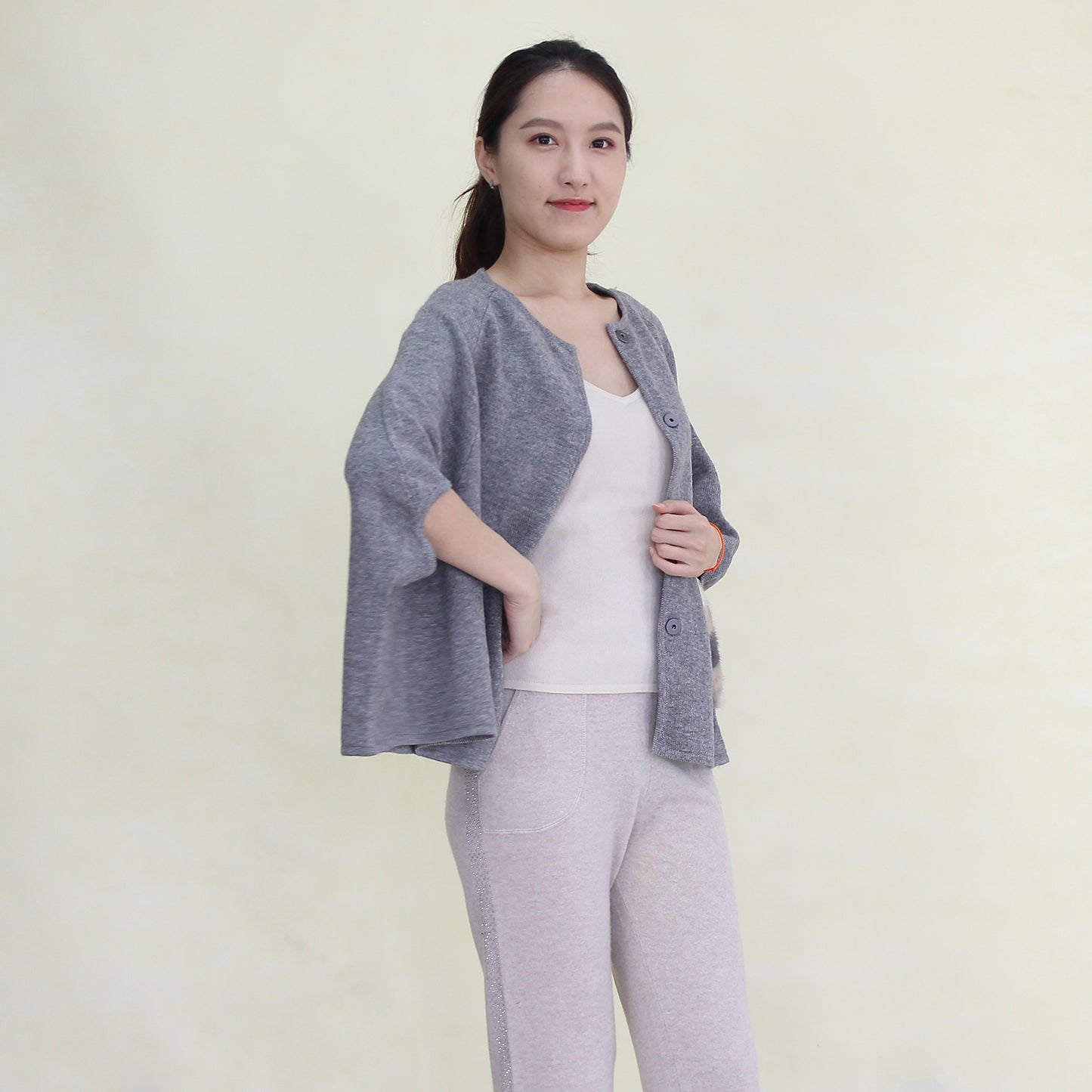 Women's  cashmere shawl with mink