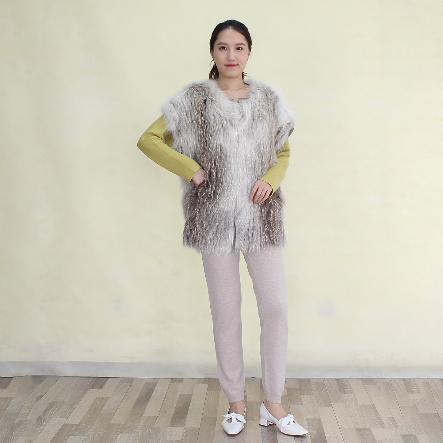 Women's fox fur vest with cashmere lining