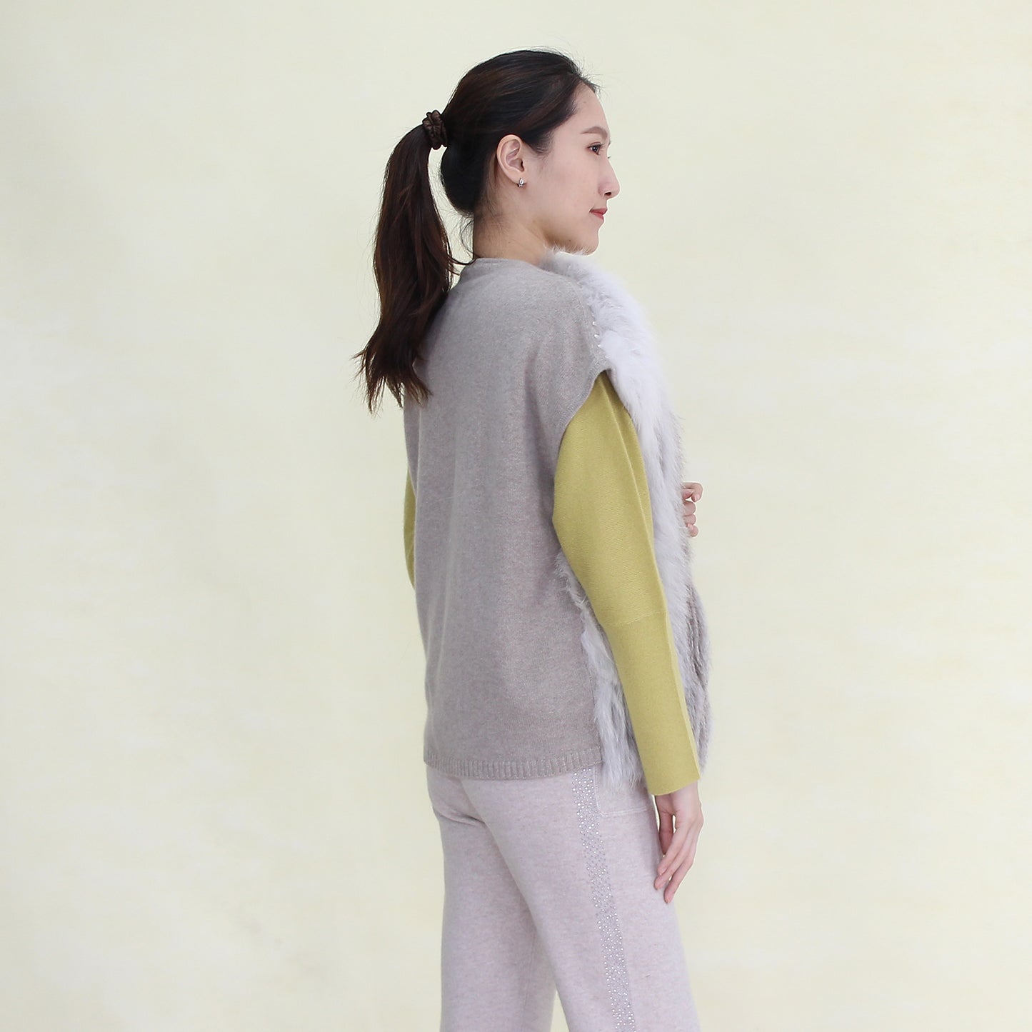 Women's cashmere vest with fox fur