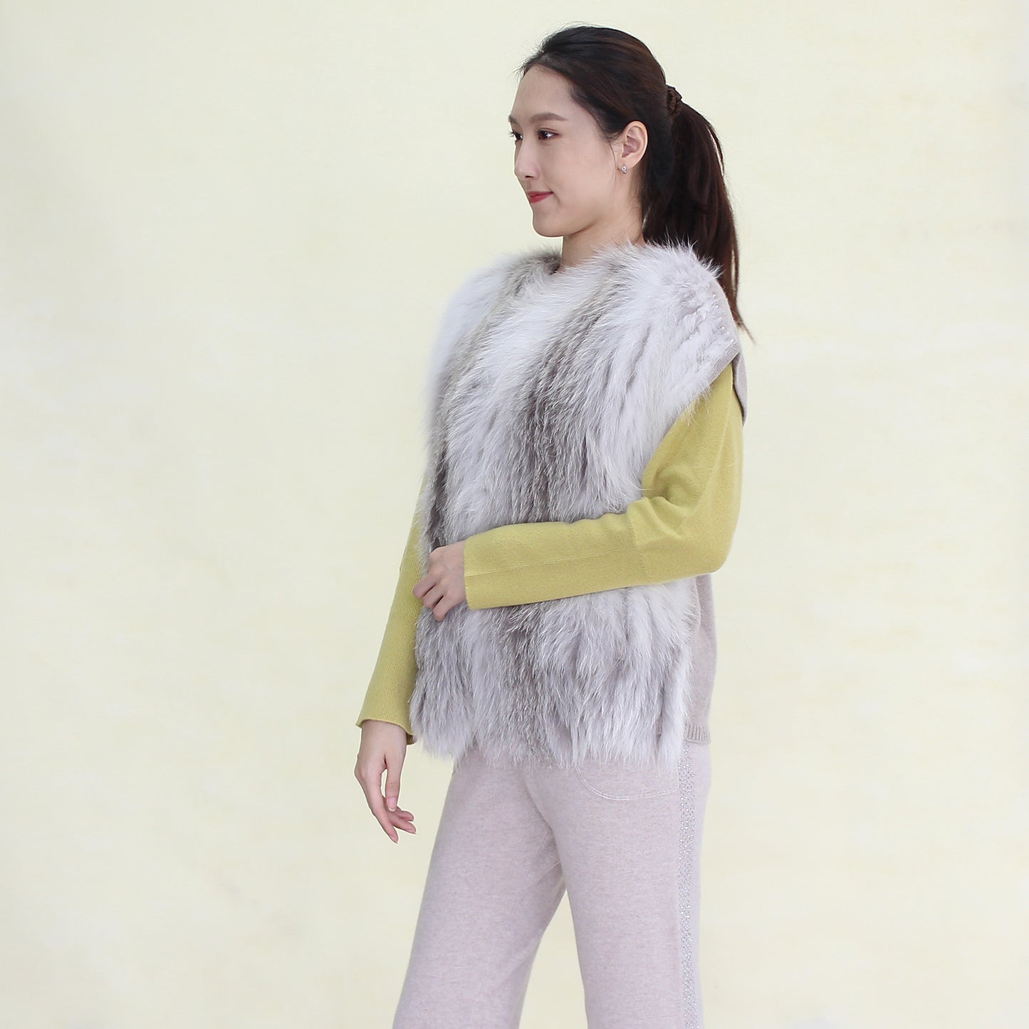 Women's cashmere vest with fox fur