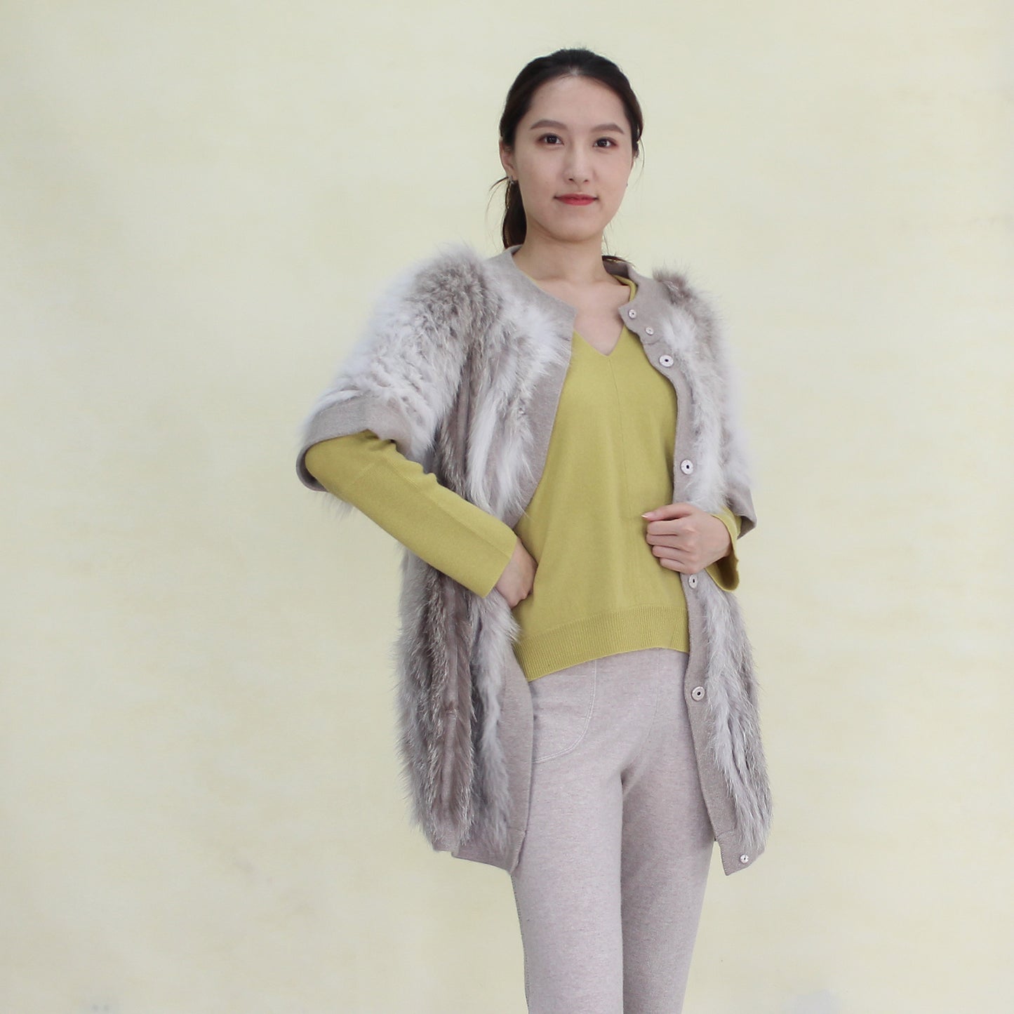 Women's cashmere cardigan with fox fur