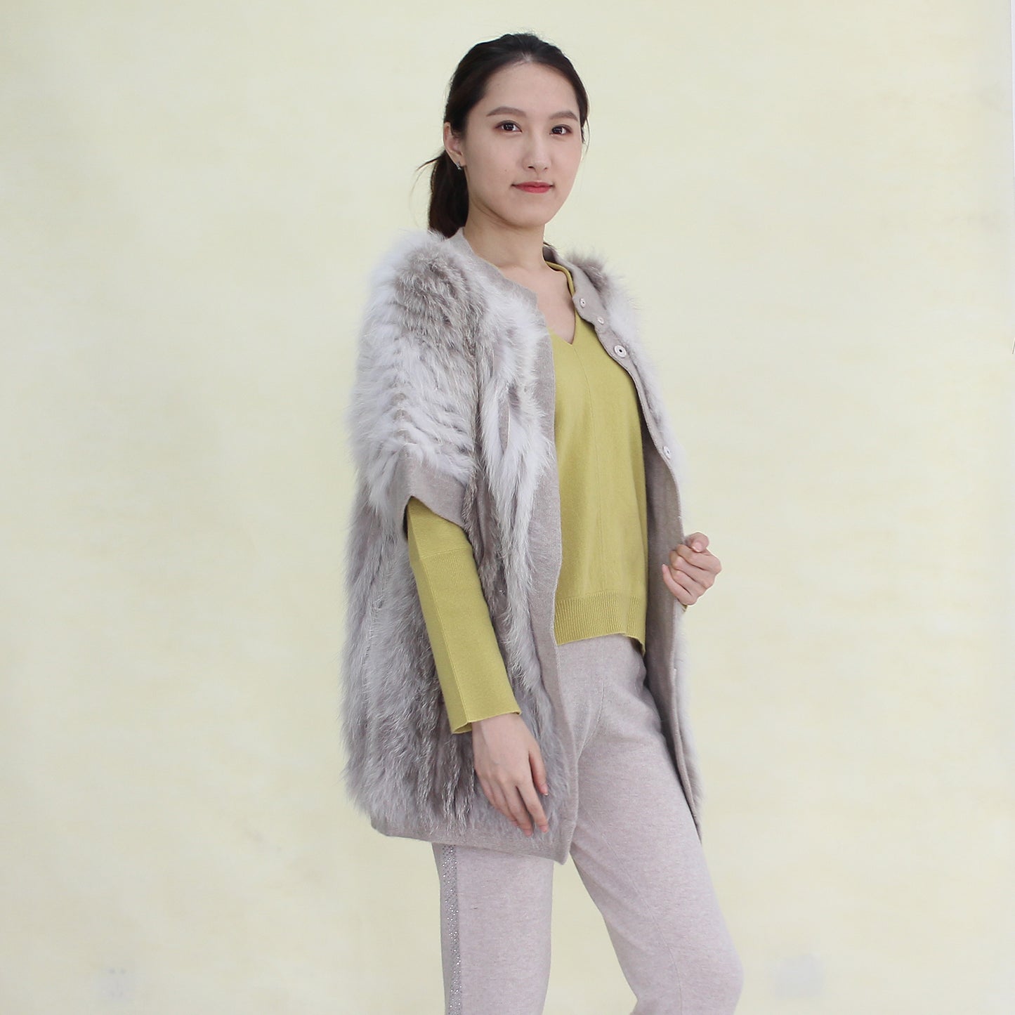 Women's cashmere cardigan with fox fur