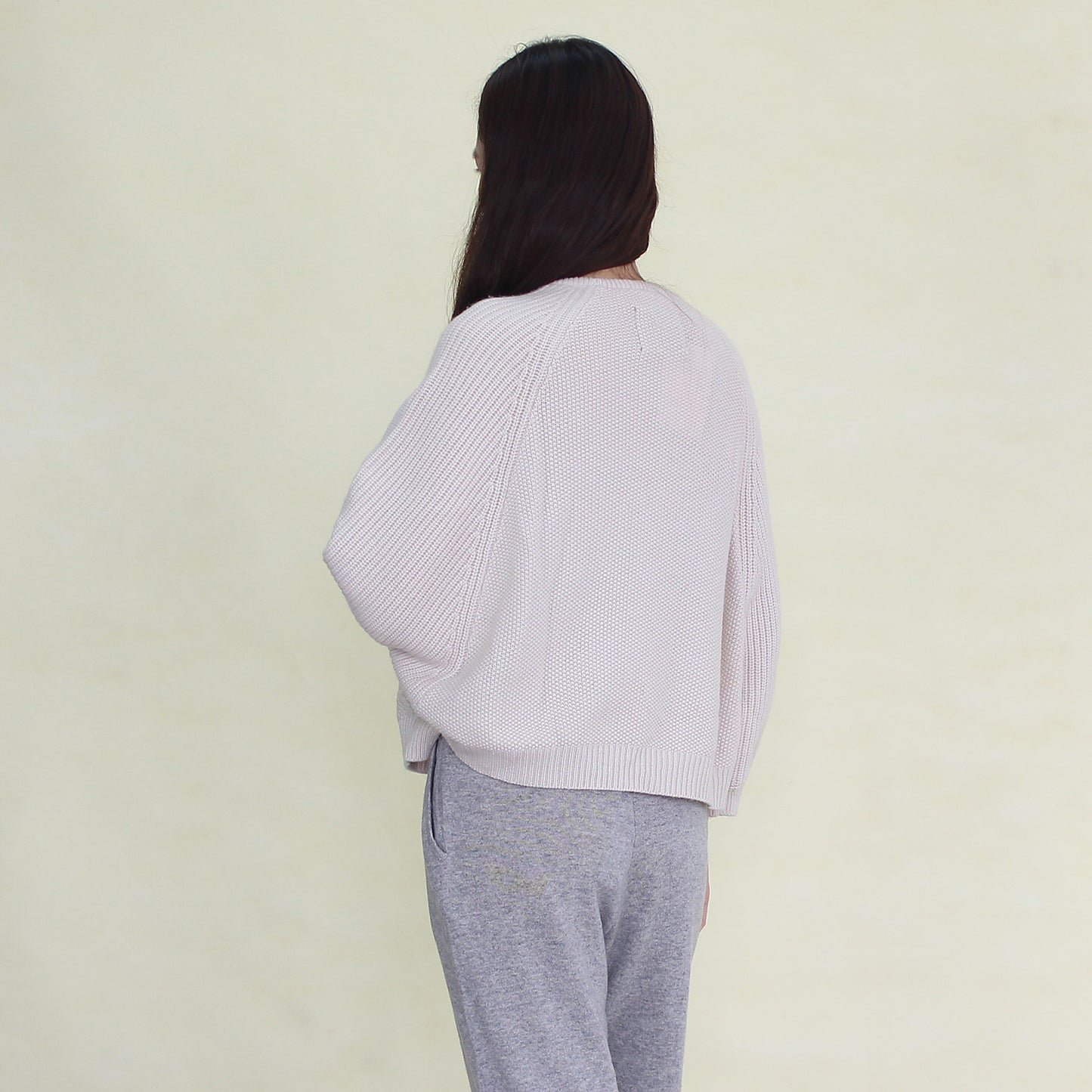 Women's Cashmere pullover with mink collar