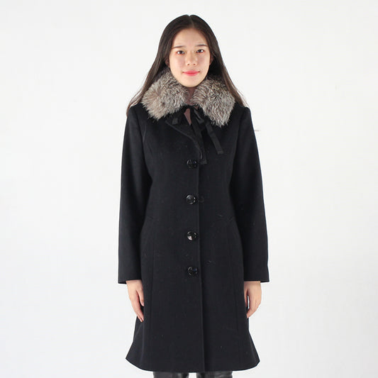 A Detachable silver fox fur collar