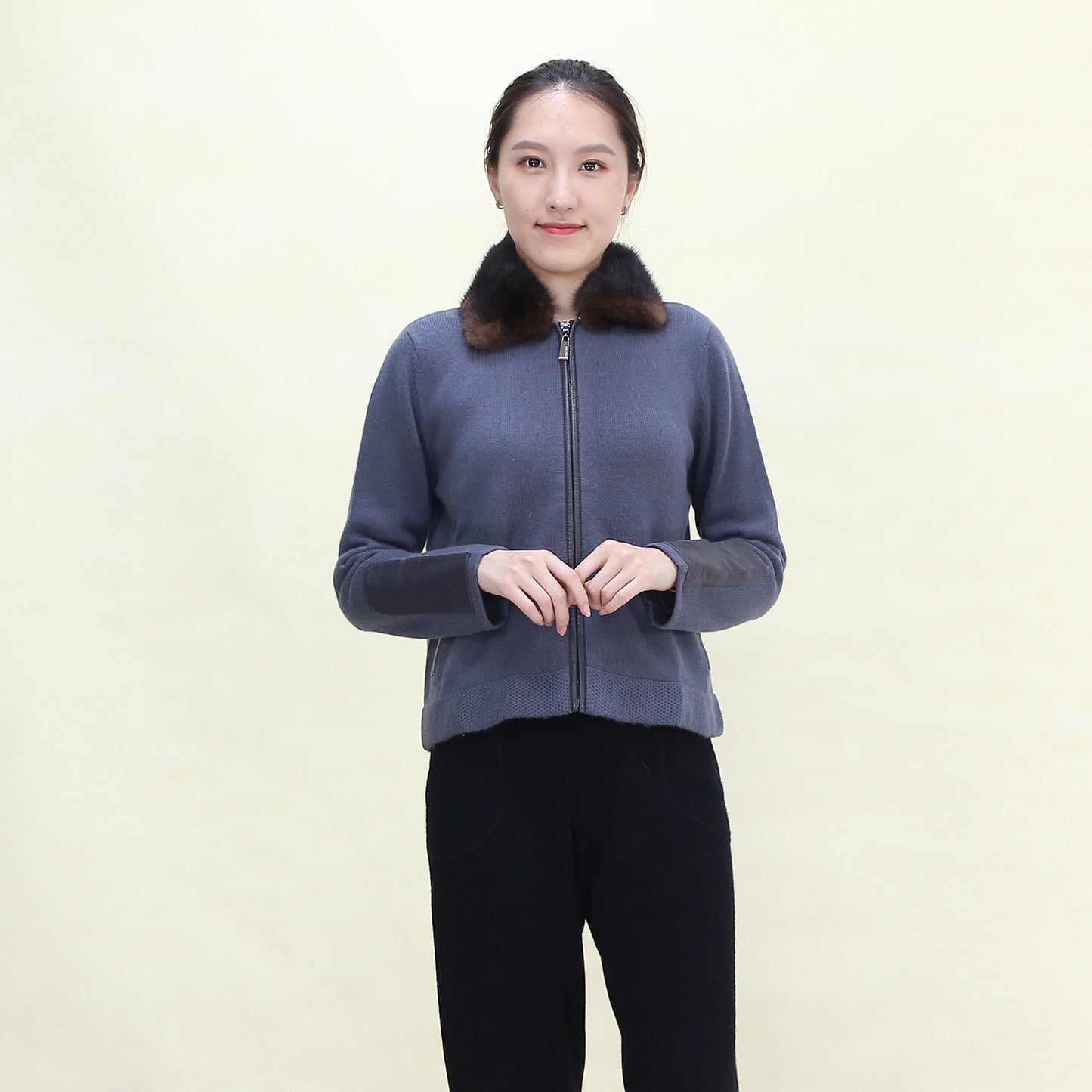 Women's cashmere cardigan with mink collar