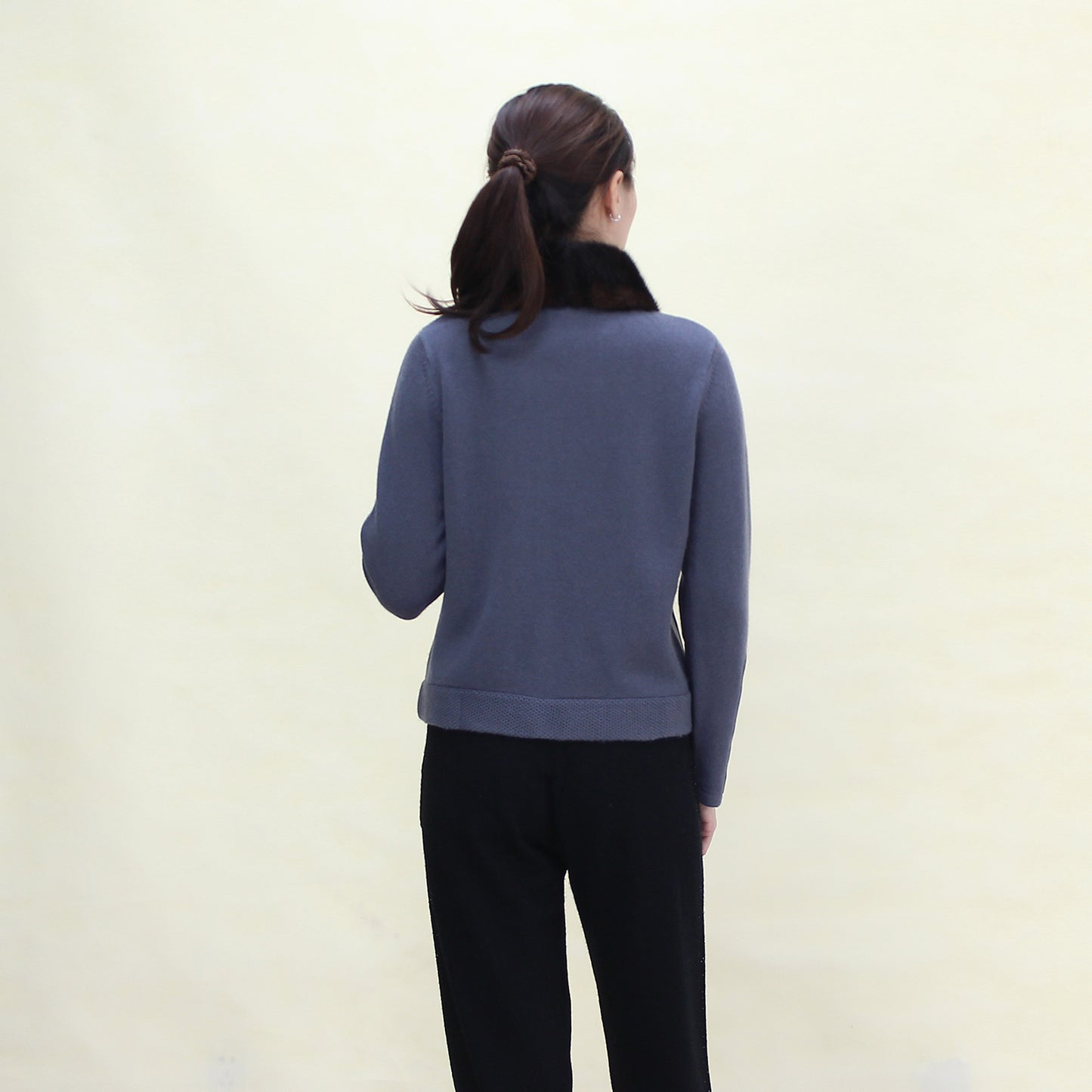 Women's cashmere cardigan with mink collar