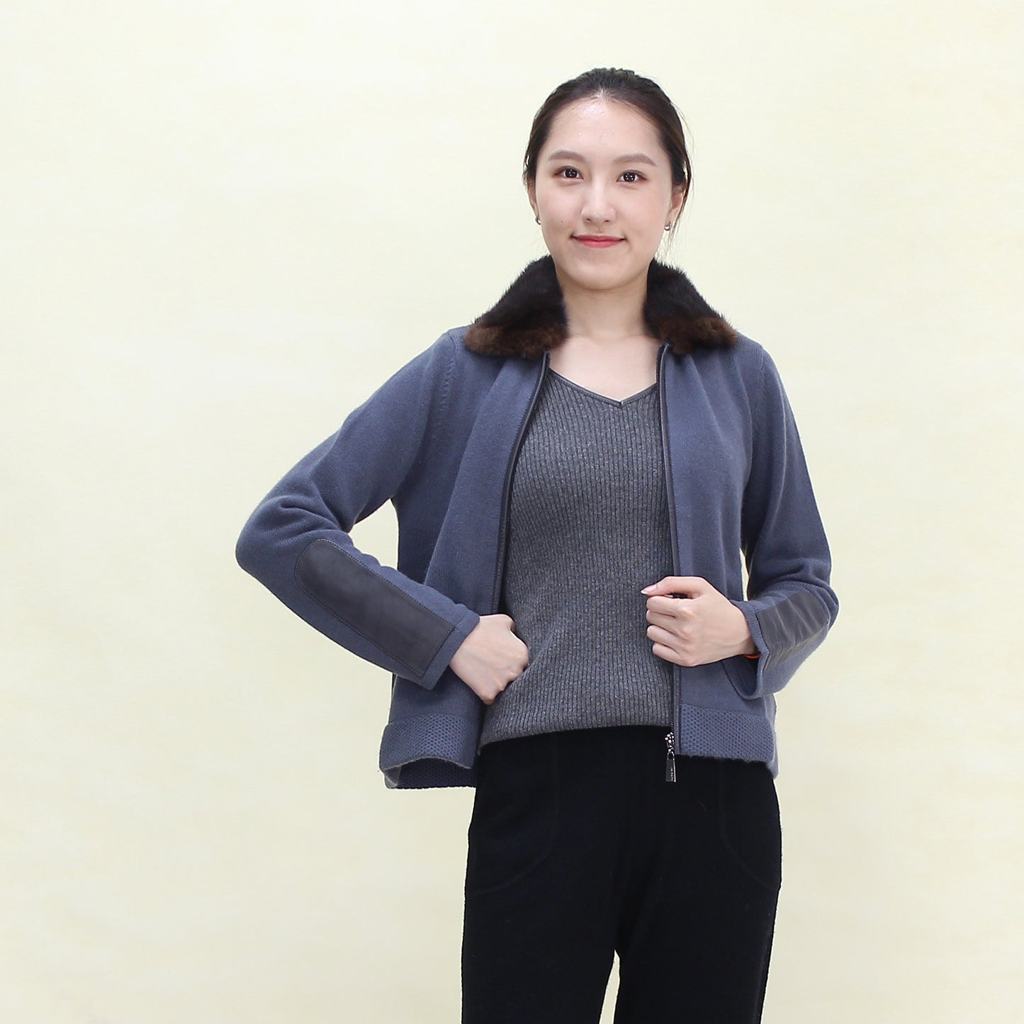 Women's cashmere cardigan with mink collar