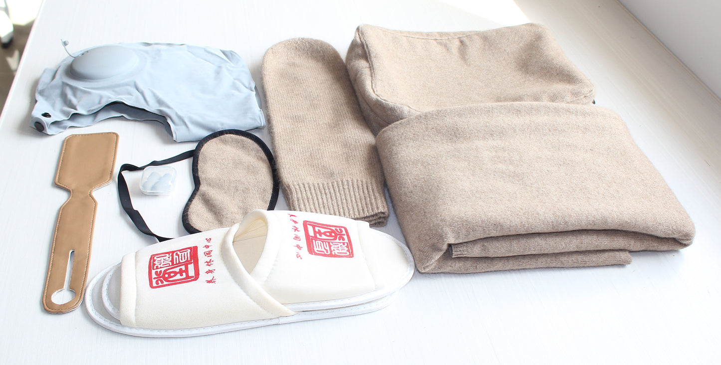 Your travel sets made of cashmere