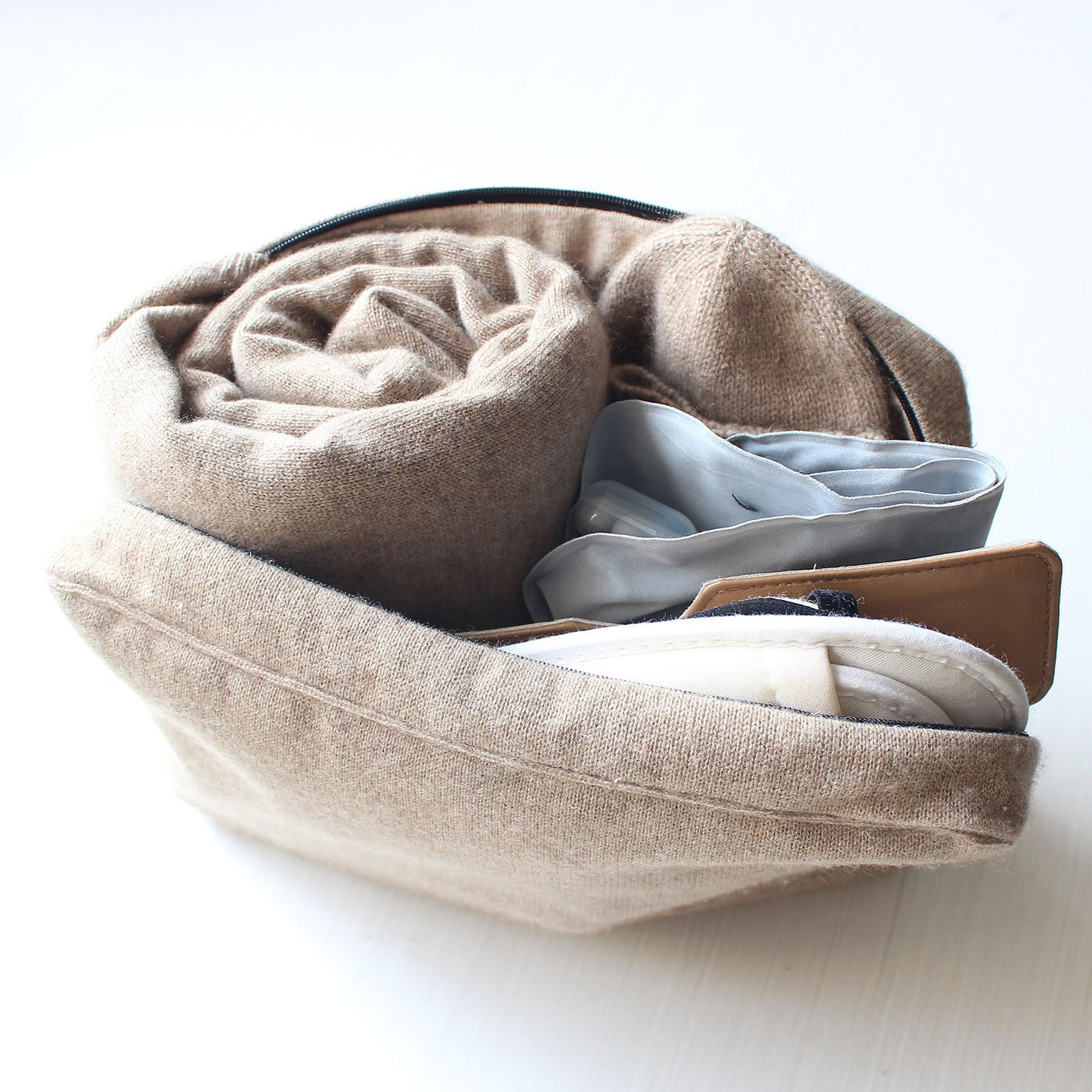 Your travel sets made of cashmere