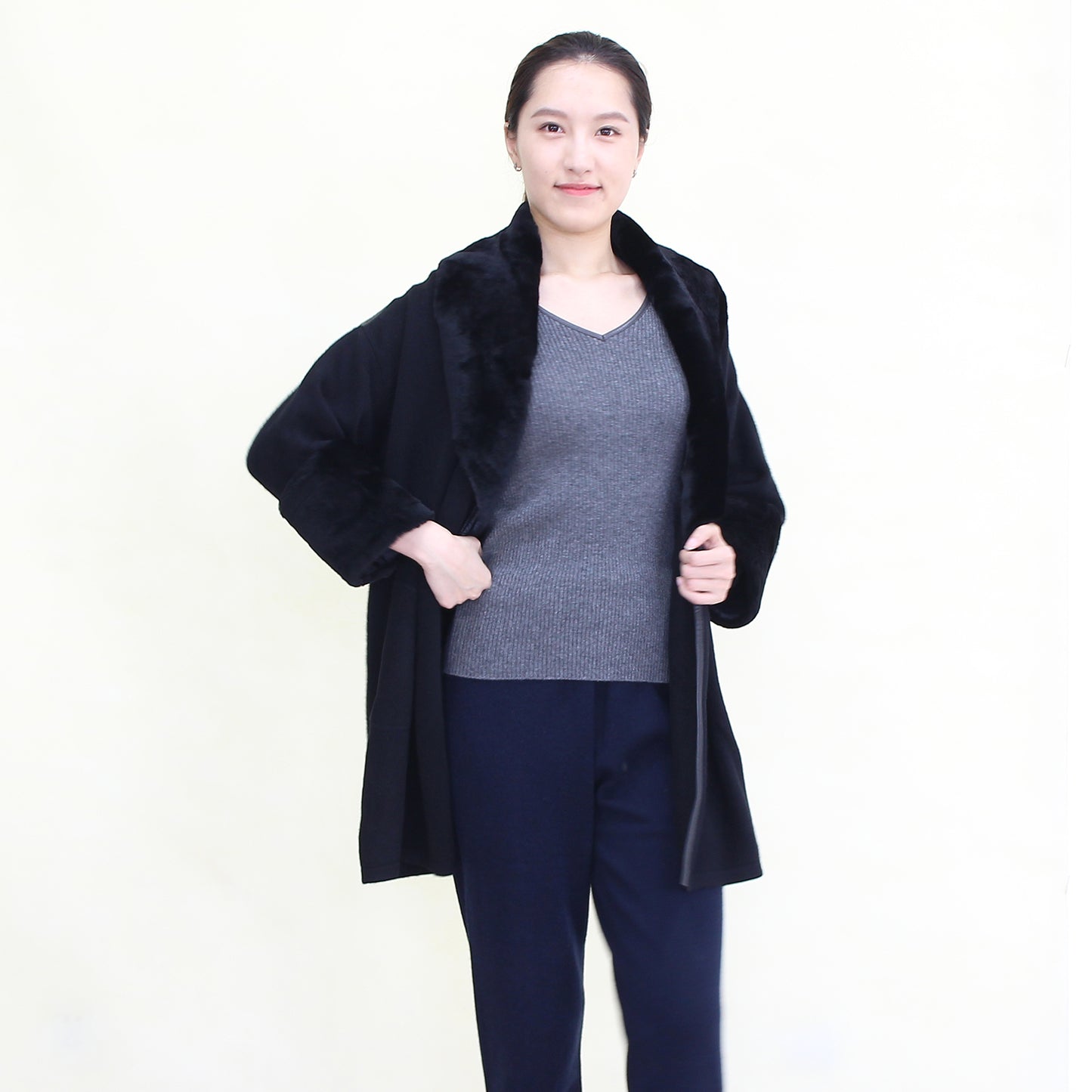 Women's cashmere cardigan with fur